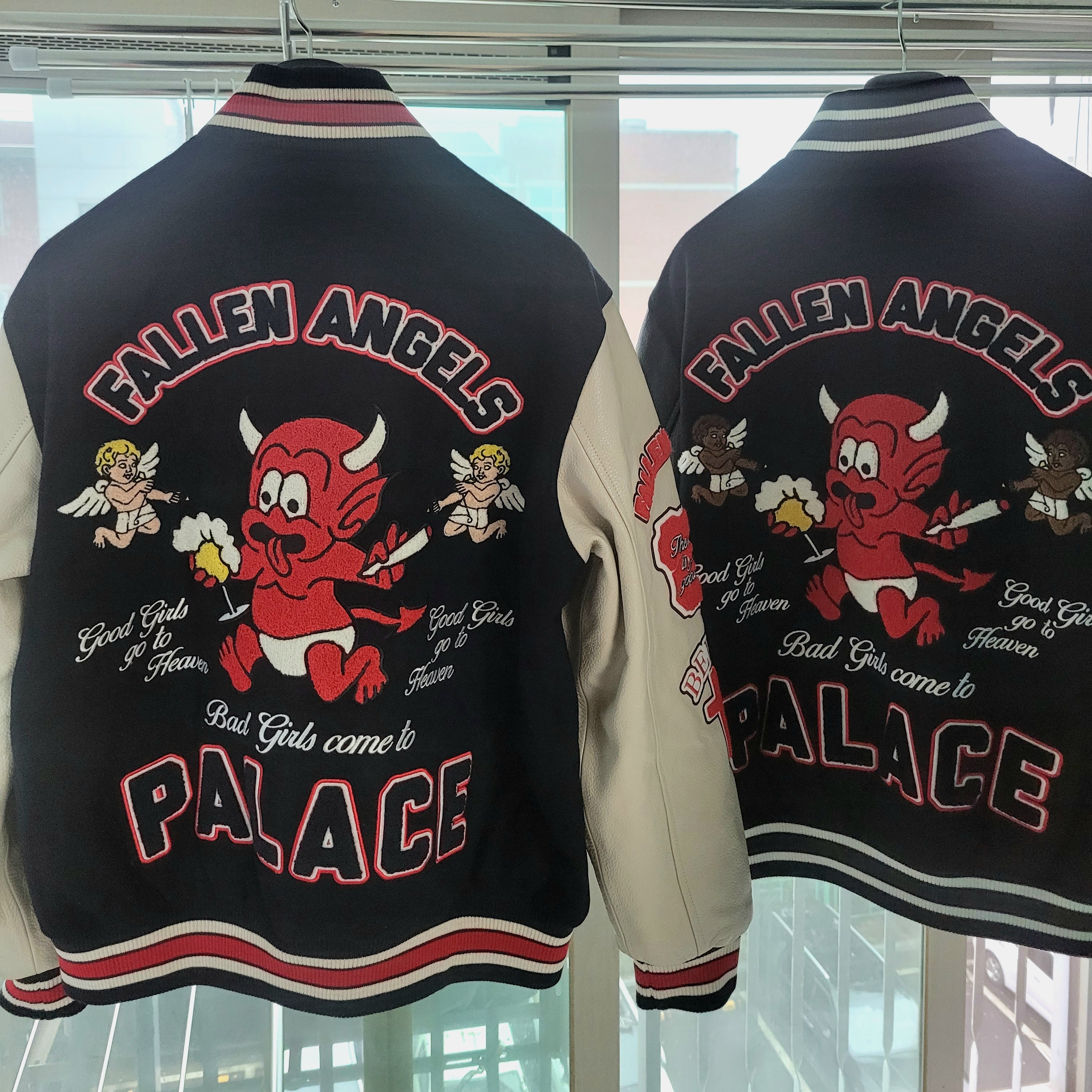 Palace Fallen Angels Varsity Jacket Navy - 23SS, Palace Fallen Angels Varsity Jacket Black - 23SS 착용 스타일 - 1