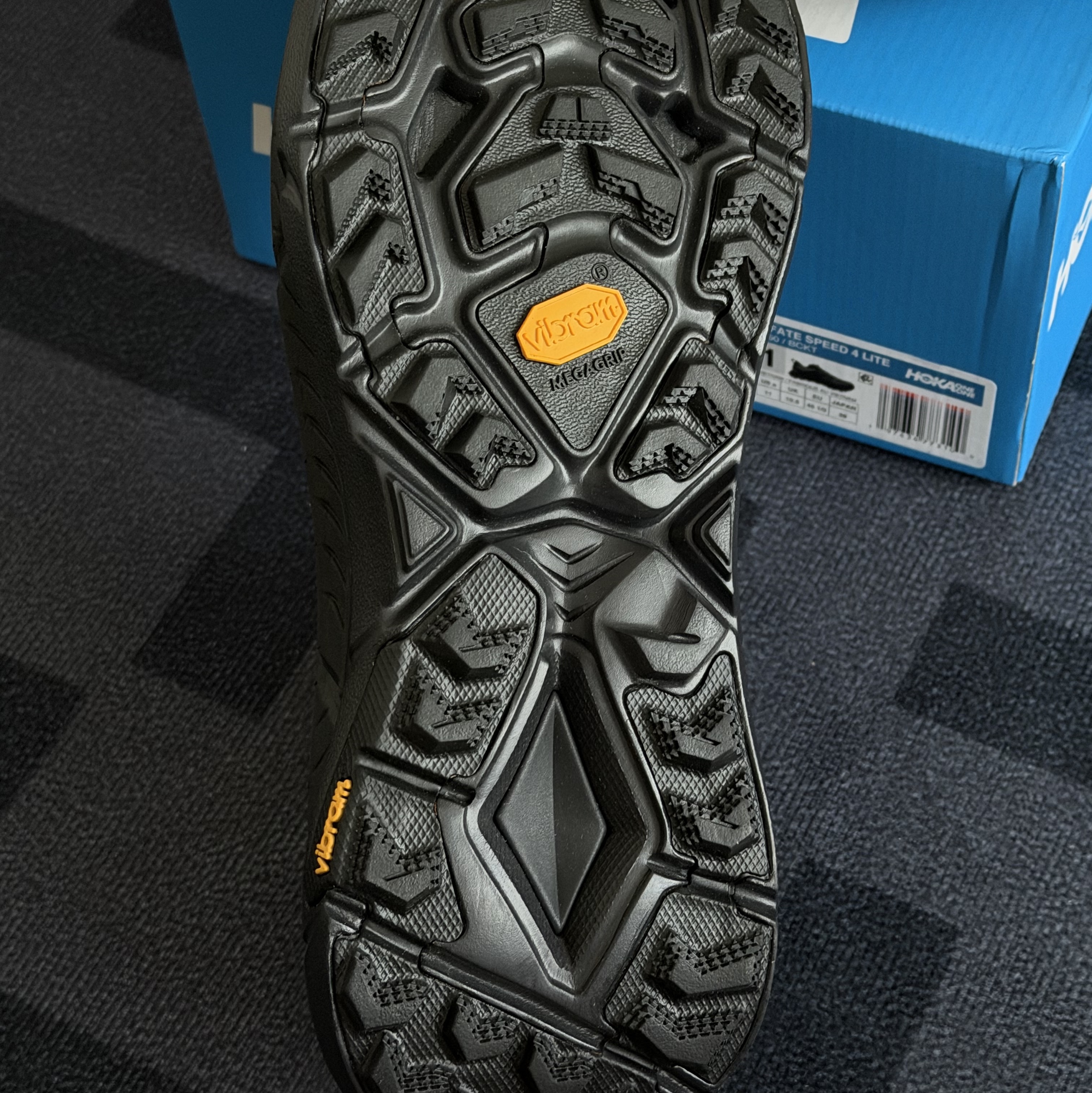 Hoka Mafate Speed 4 Lite Black Outer Orbit 착용 스타일 - 3