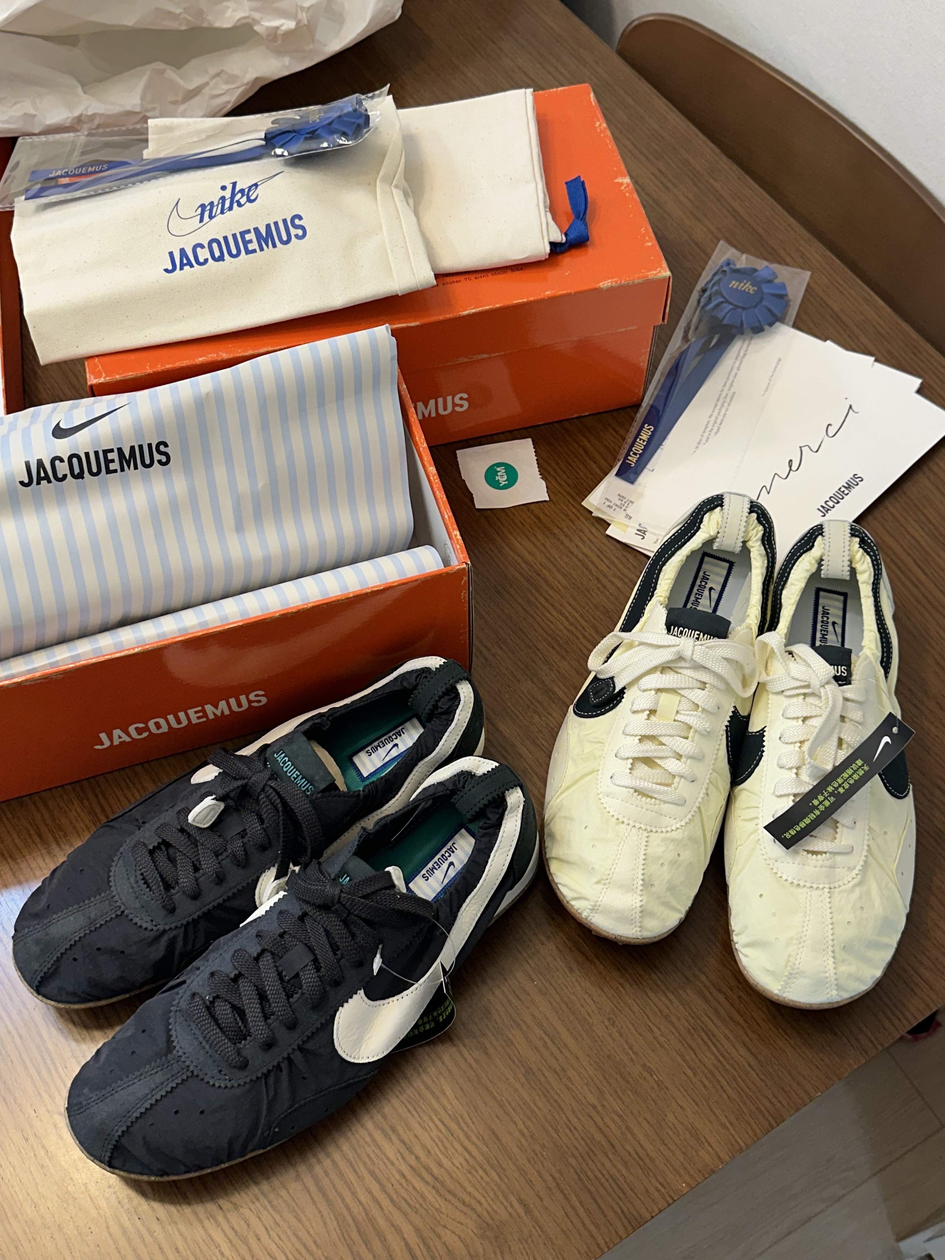 Nike x Jacquemus Moon Shoe SP Alabaster Off Noir, Nike x Jacquemus Moon Shoe SP Off Noir Cashmere 착용 스타일 - 1
