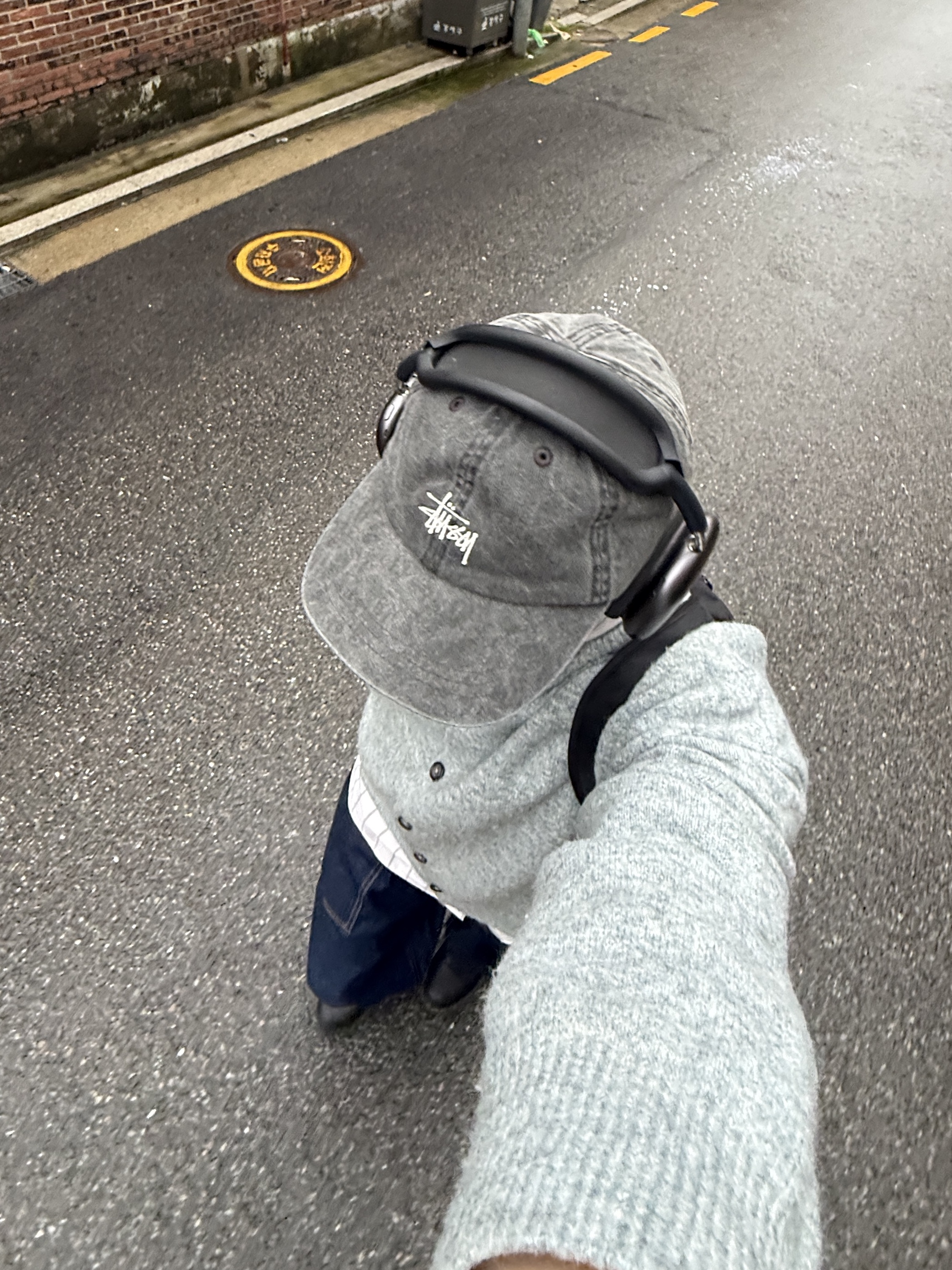 Dr. Martens 1461 Ambassador Black, Millo Archive Crop Move Cardigan Blue Gray 착용 스타일 - 1