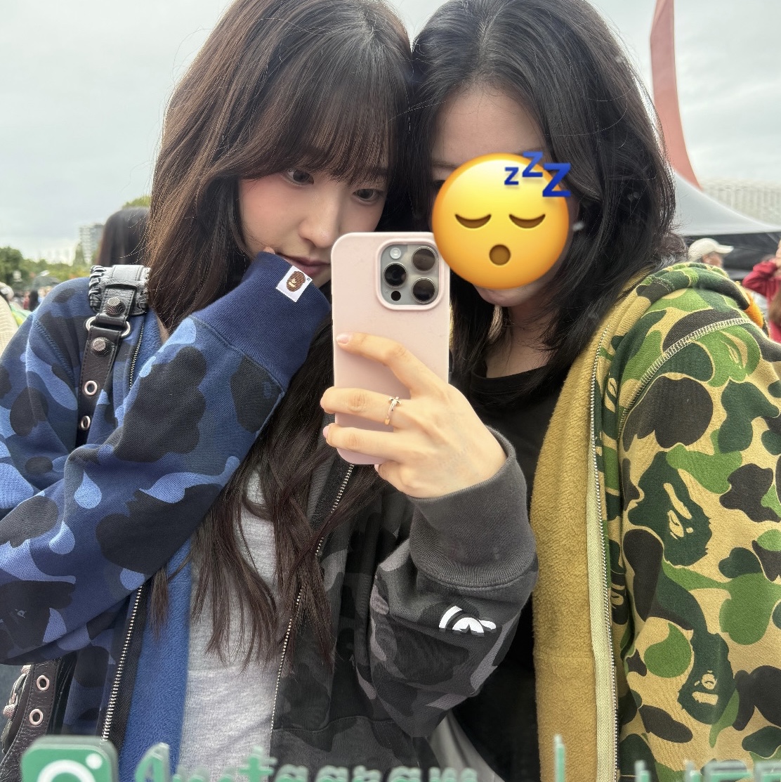 BAPE Color Camo Separate Shark Full Zip Hoodie Black Navy, Balenciaga Arena Lambskin Le Cagole XS Shoulder Bag Black 착용 스타일 - 1