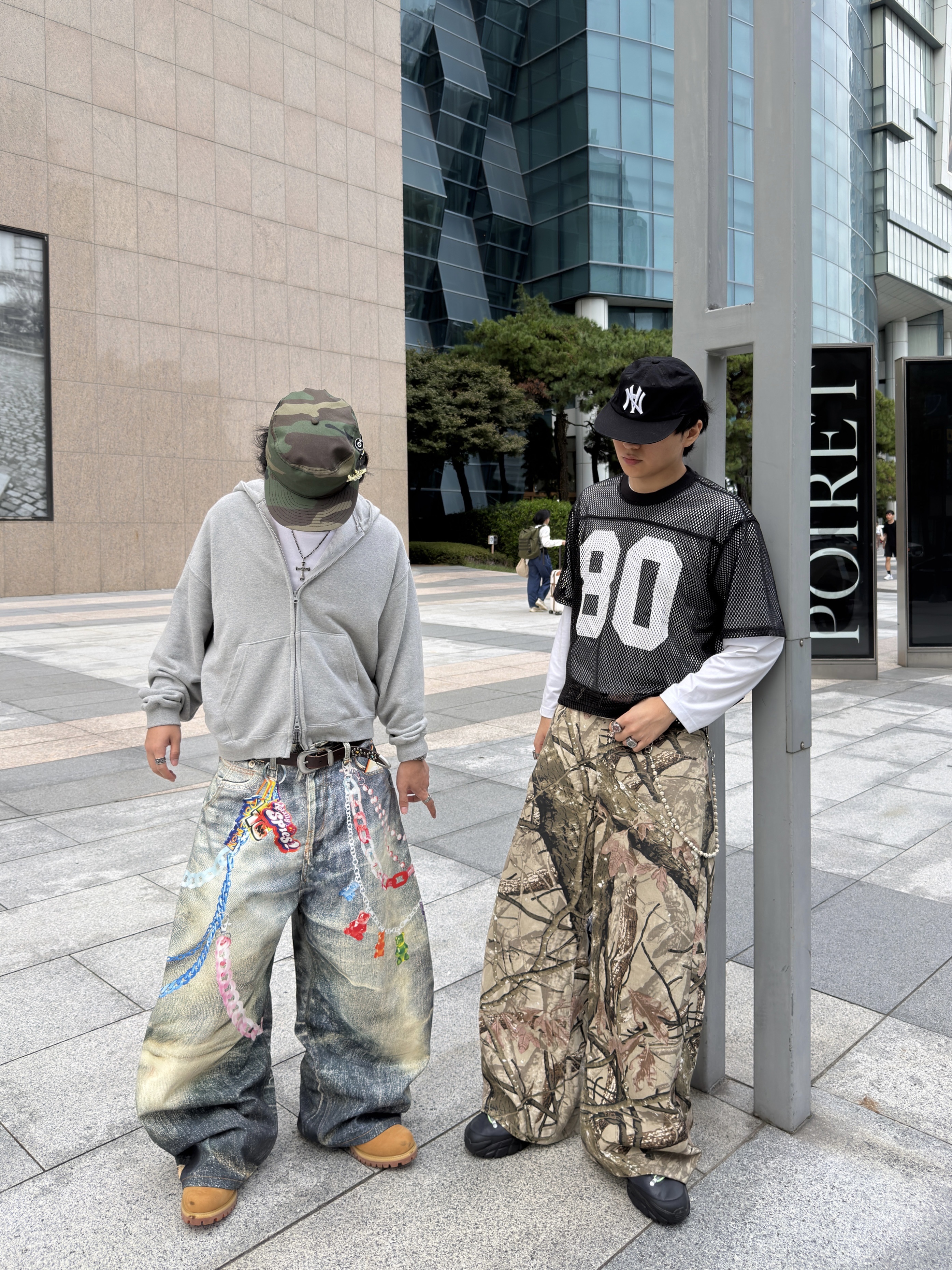 Puma x Skepta Forever Mid Boots Flat Dark Gray Puma Silver, Stussy Team Jersey 80 Black 착용 스타일 - 2