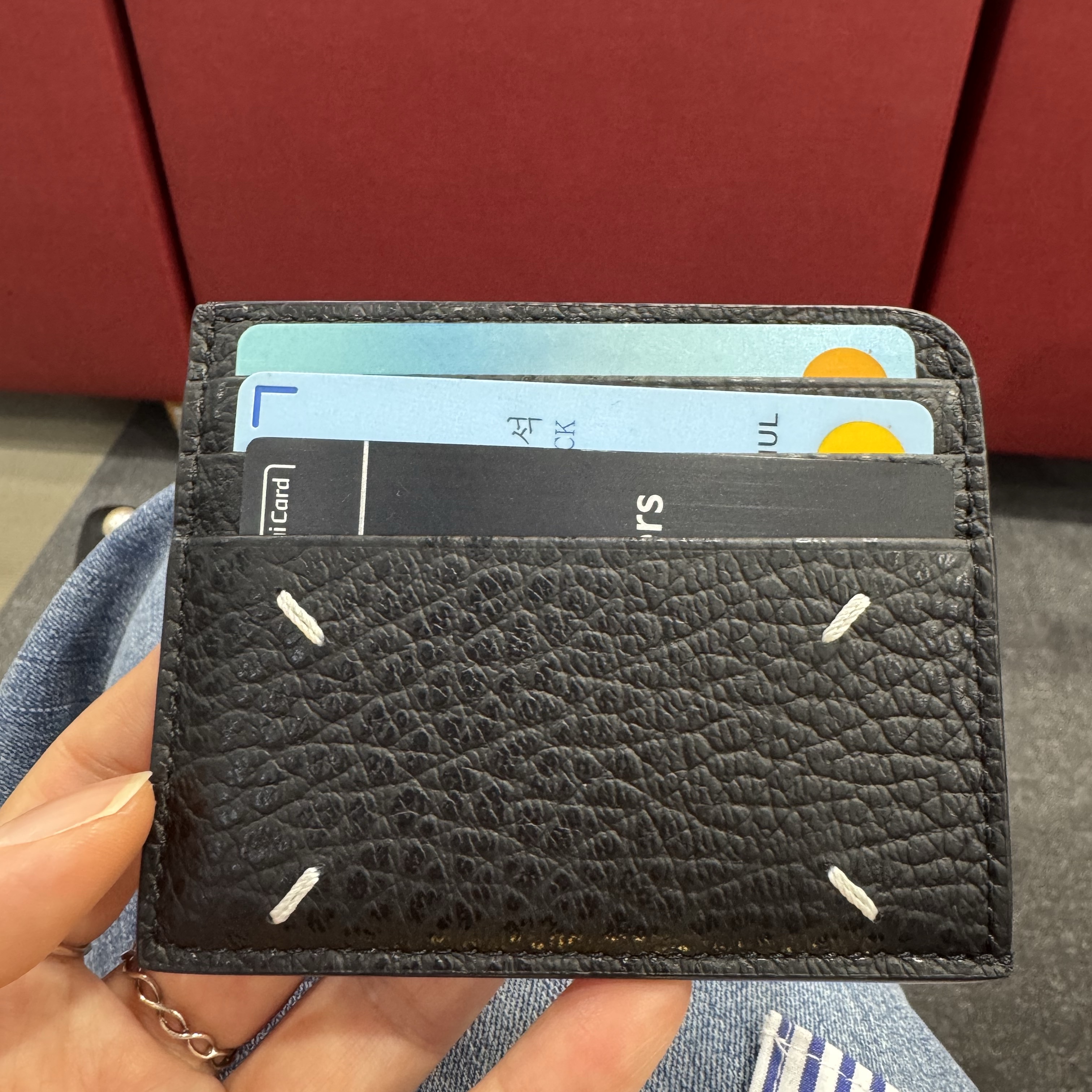 Maison Margiela Stitch Card Holder Black 착용 스타일