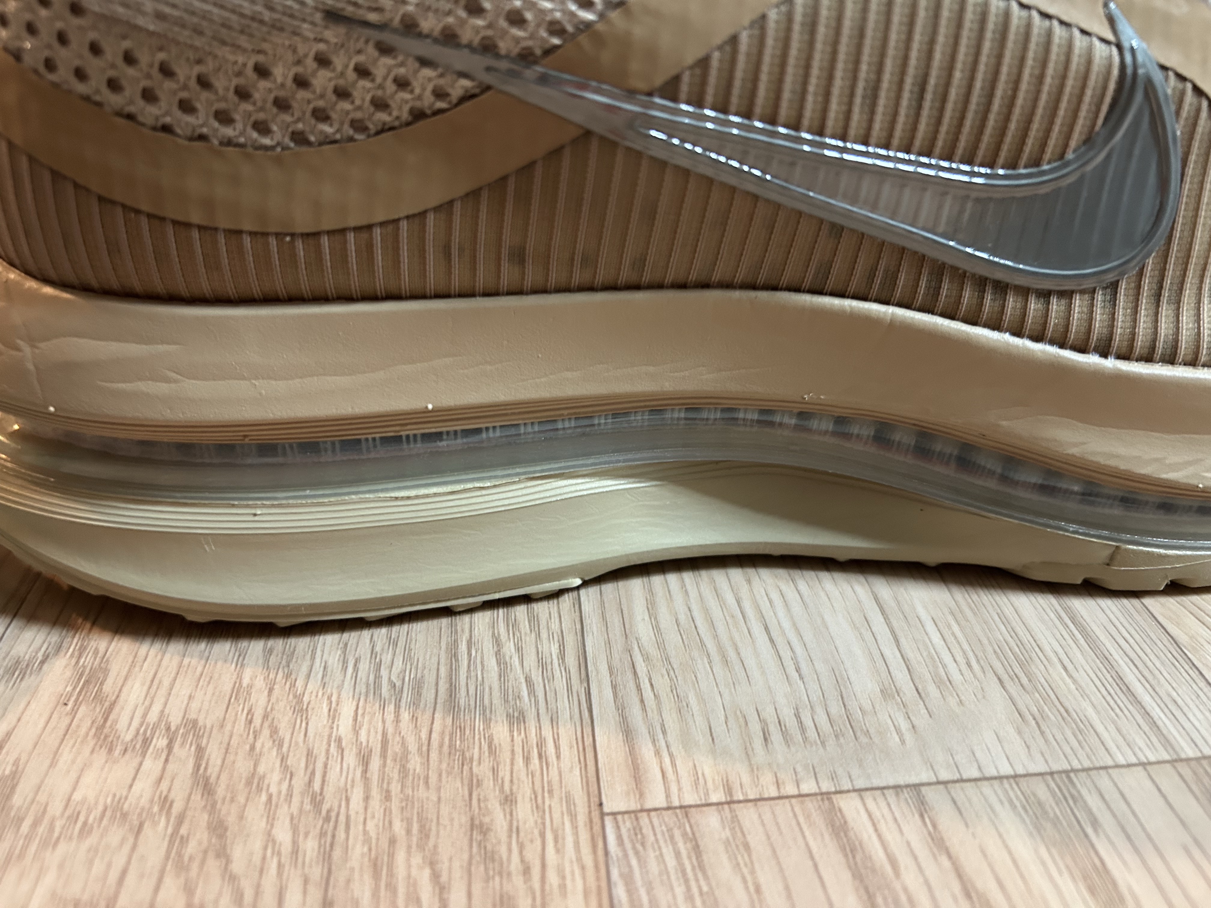 Nike Pegasus Premium Mushroom 착용 스타일