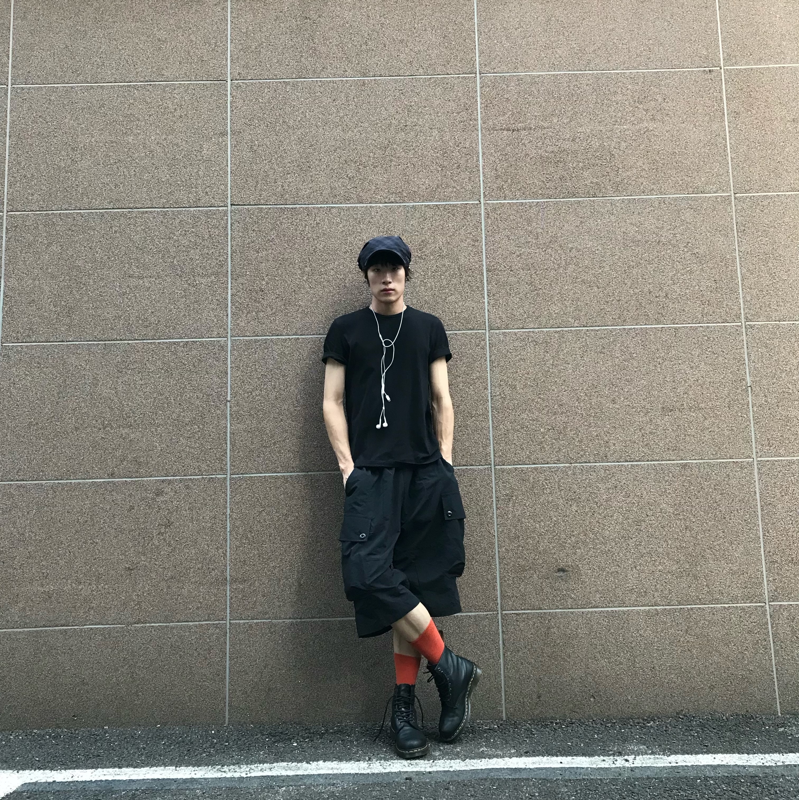 Dr. Martens 1460 Smooth Boots Black 착용 스타일 - 4