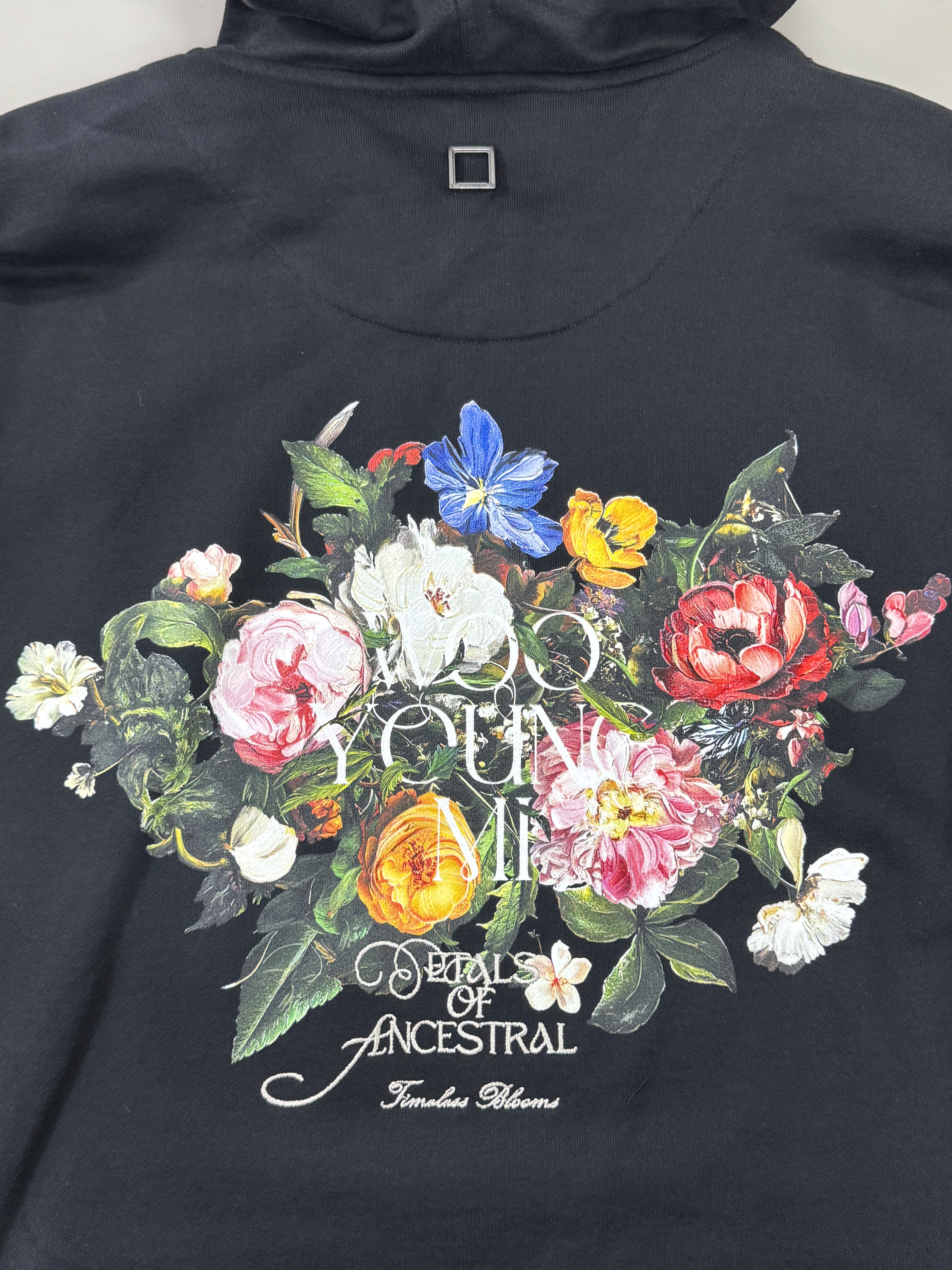 Wooyoungmi Flower Back Logo Hood T-Shirt Black - 25FW, Wooyoungmi Flower Back Logo Hoodie Black - 23FW 착용 스타일