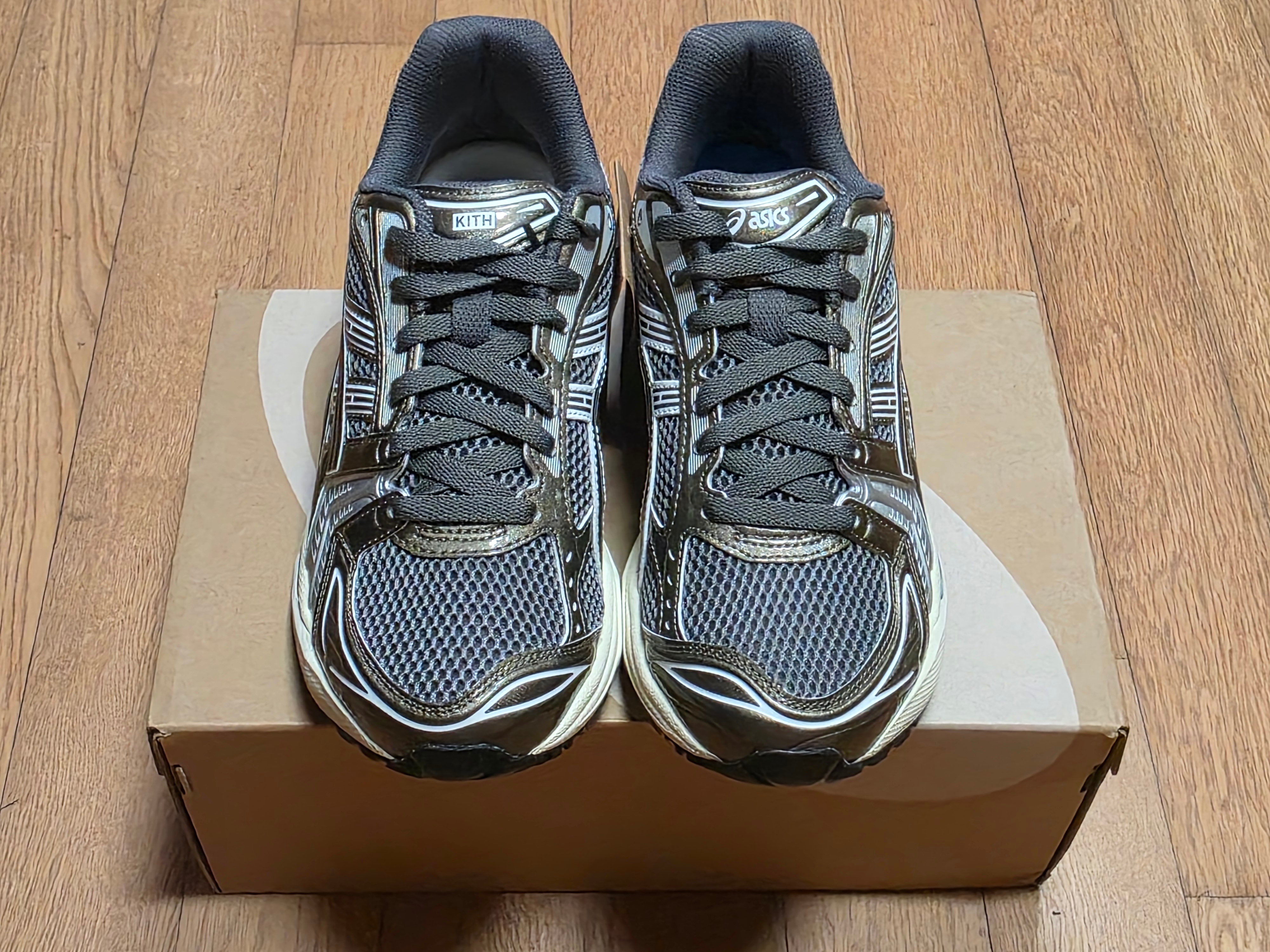 Asics x Ronnie Fieg x Kith Gel-Kayano 14 Granite Gray White 착용 스타일 - 3
