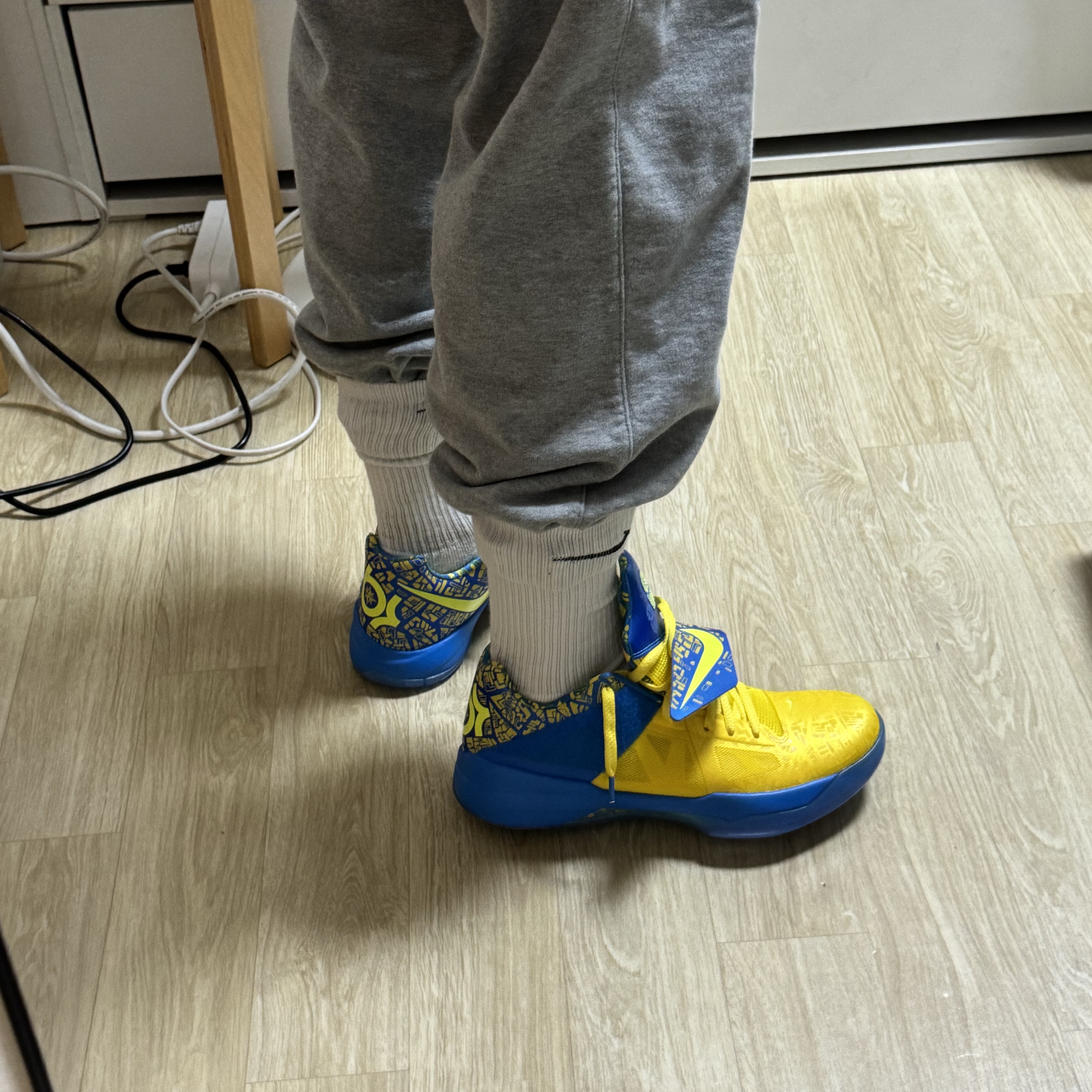 Nike KD 4 Photo Blue Lemon Twist, Nike Hoops Elite Backpack 32L Black Anthracite 착용 스타일 - 2