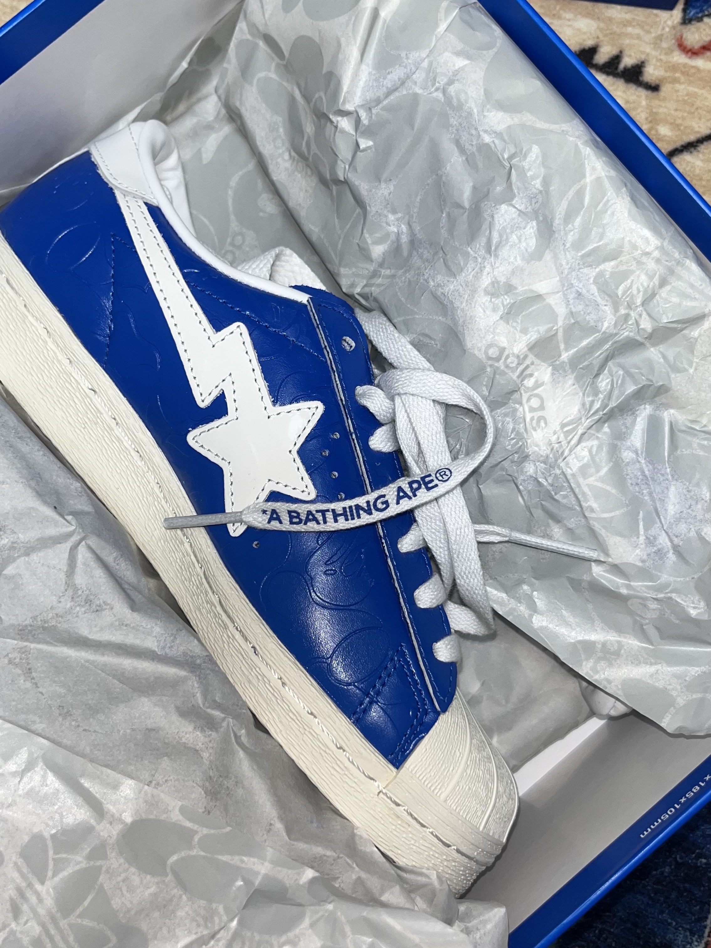 Adidas x BAPE Superstar Vintage Blue Cloud White, Porter Classic Super Nylon Shoulder Bag M Blue 착용 스타일 - 4
