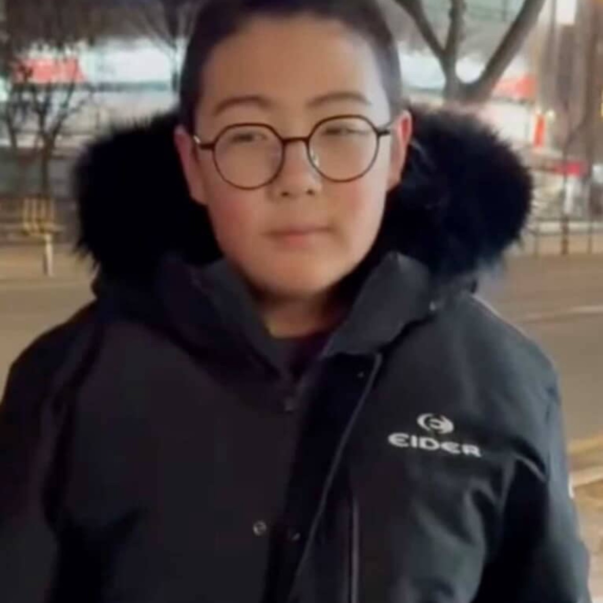 (W) Eider Stooky S Down Jacket Black 착용 스타일