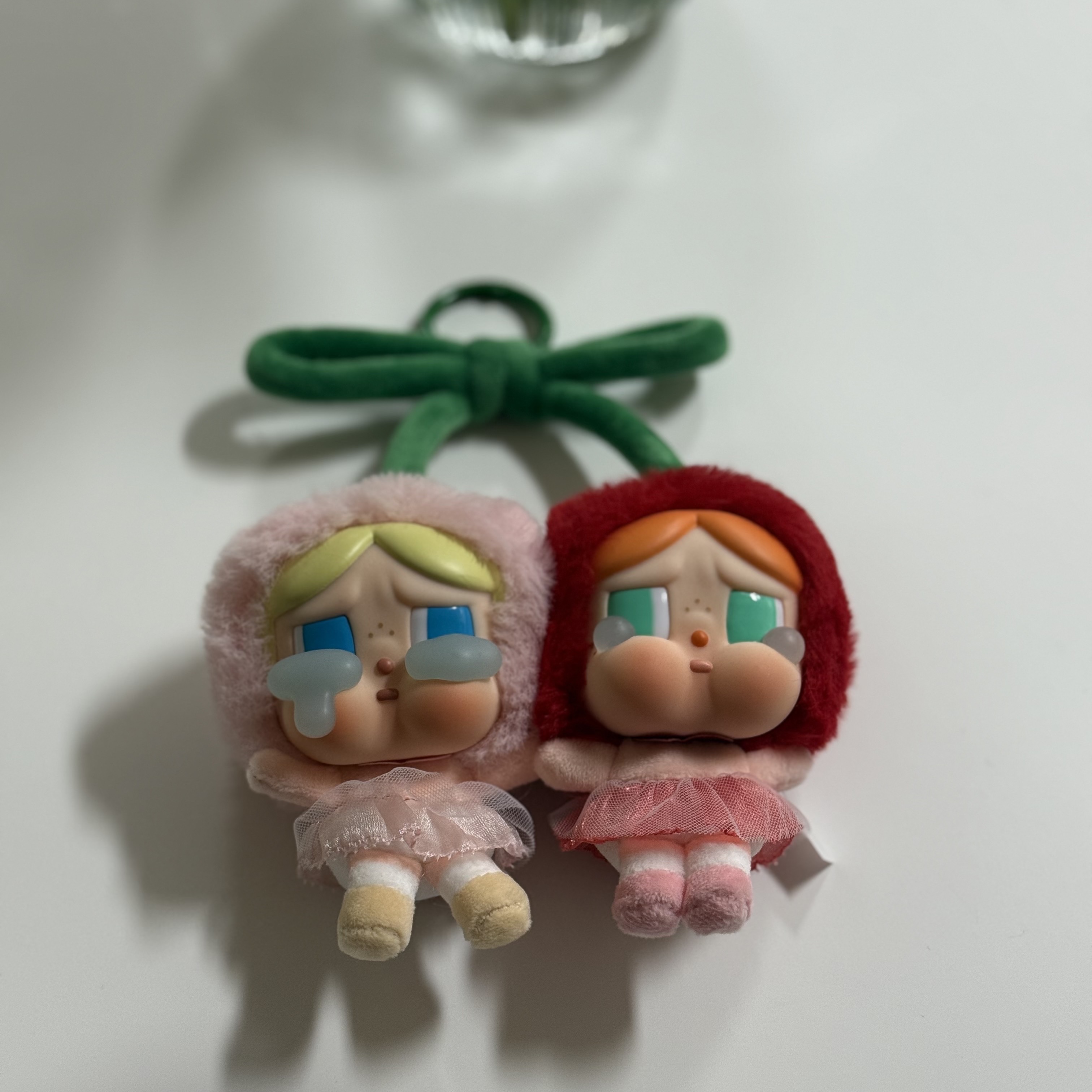 Pop Mart Crybaby Crying For Love Series Vinyl Plush 착용 스타일