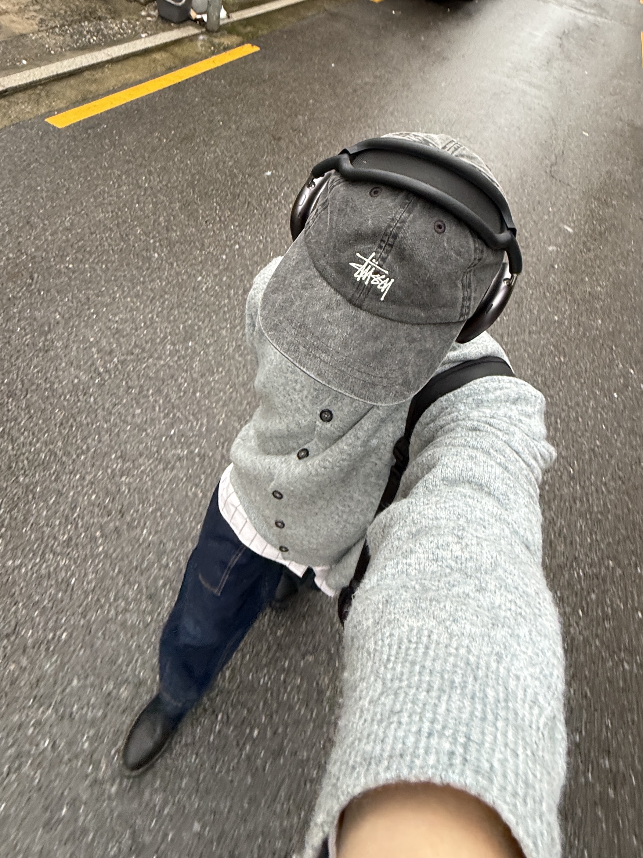 Dr. Martens 1461 Ambassador Black, Millo Archive Crop Move Cardigan Blue Gray 착용 스타일 - 3