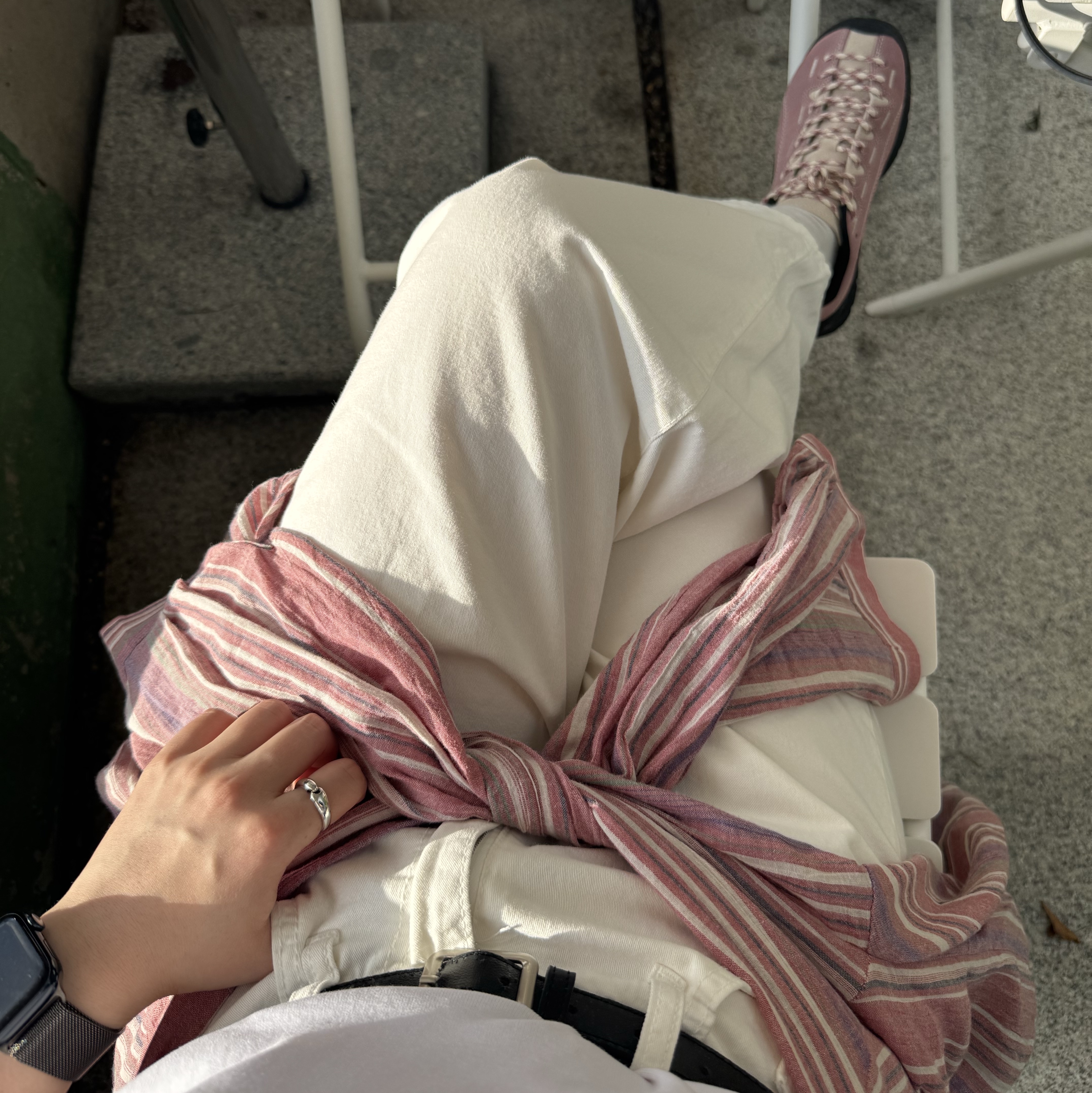 (W) Keen Jasper Suede Sneakers Nostalgia Rose Birch 착용 스타일 - 1
