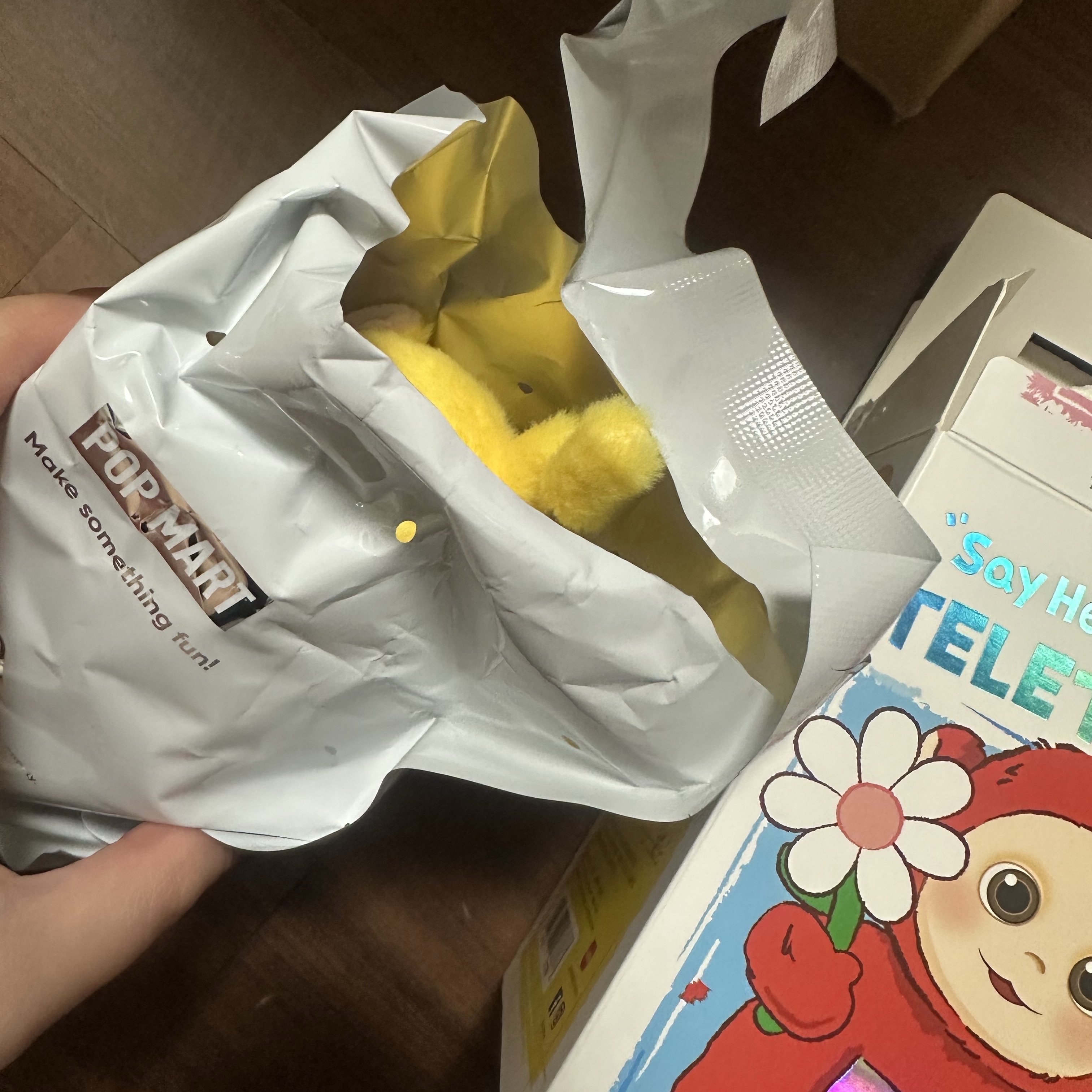 Pop Mart Teletubbies Say Hello Series Figures Sealed Case Laa Laa's Energetic Flower (Opened Case) 착용 스타일