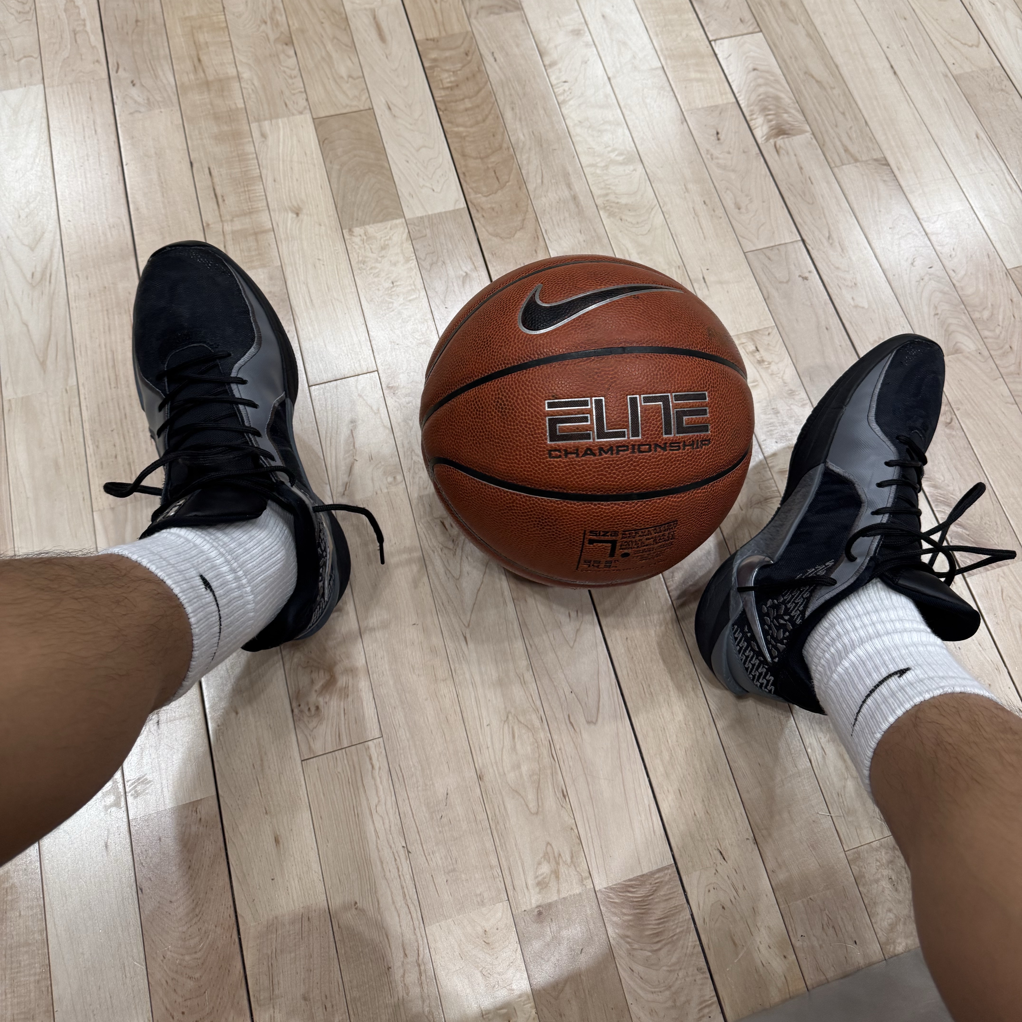 Nike Sabrina 2 EP Mirrored Black Smoke Grey 착용 스타일 - 5