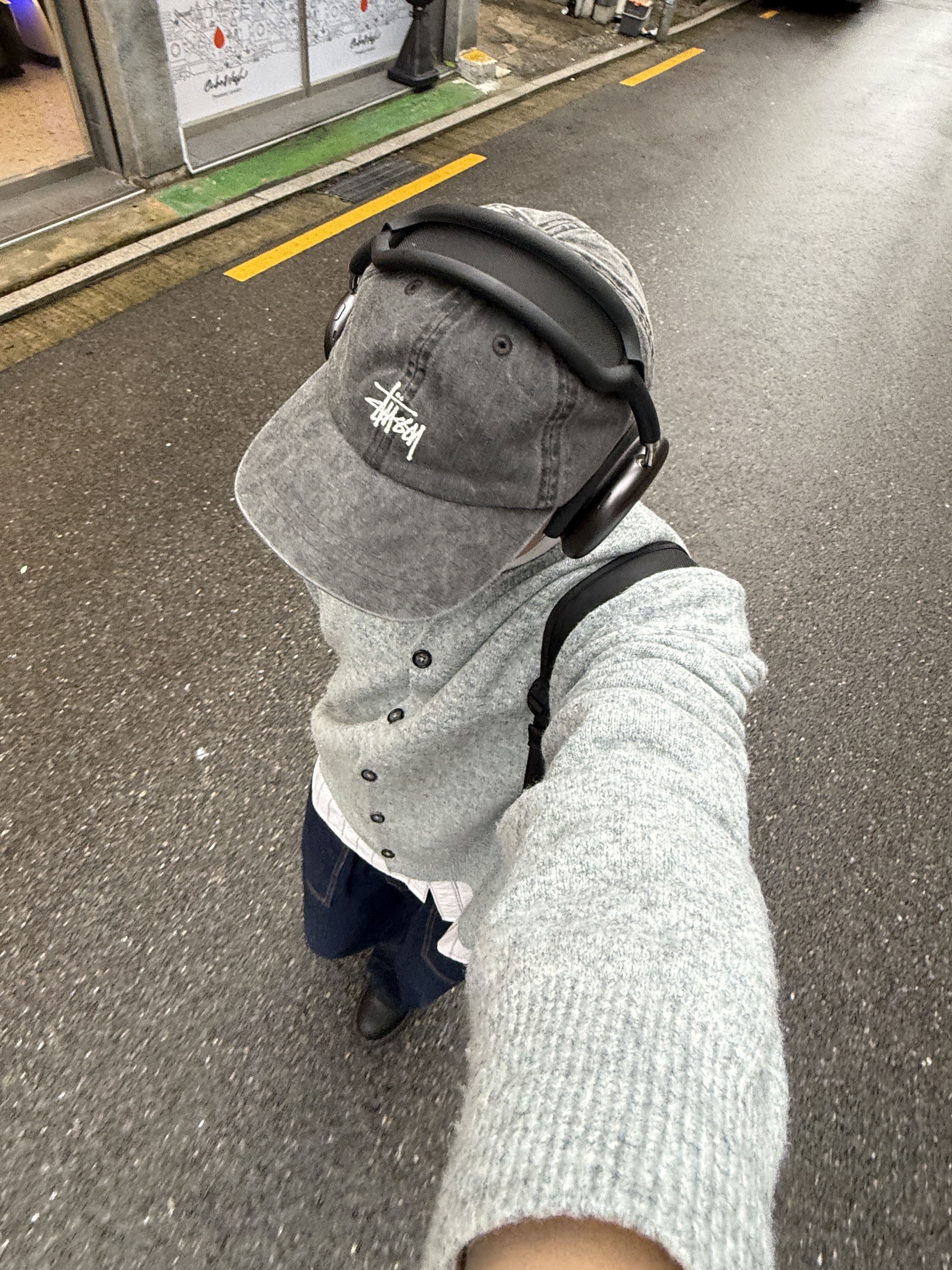 Dr. Martens 1461 Ambassador Black, Millo Archive Crop Move Cardigan Blue Gray 착용 스타일 - 6