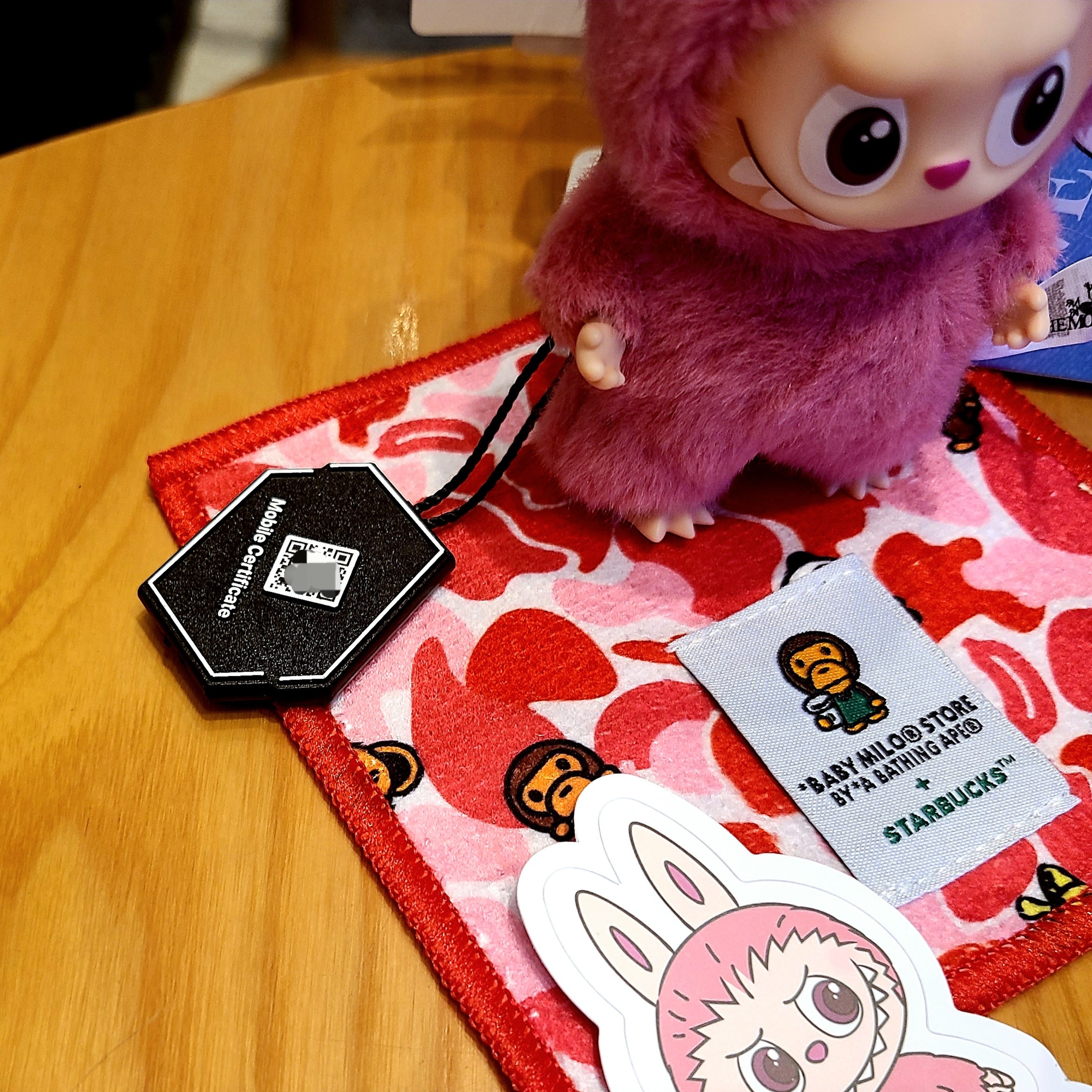 Pop Mart Labubu The Monsters Pin For Love Series Vinyl Plush Pendant (N-Z) Q (Opened Case), Starbucks x BAPE Baby Milo Coaster Pink Green (Set of 4) 착용 스타일 - 2