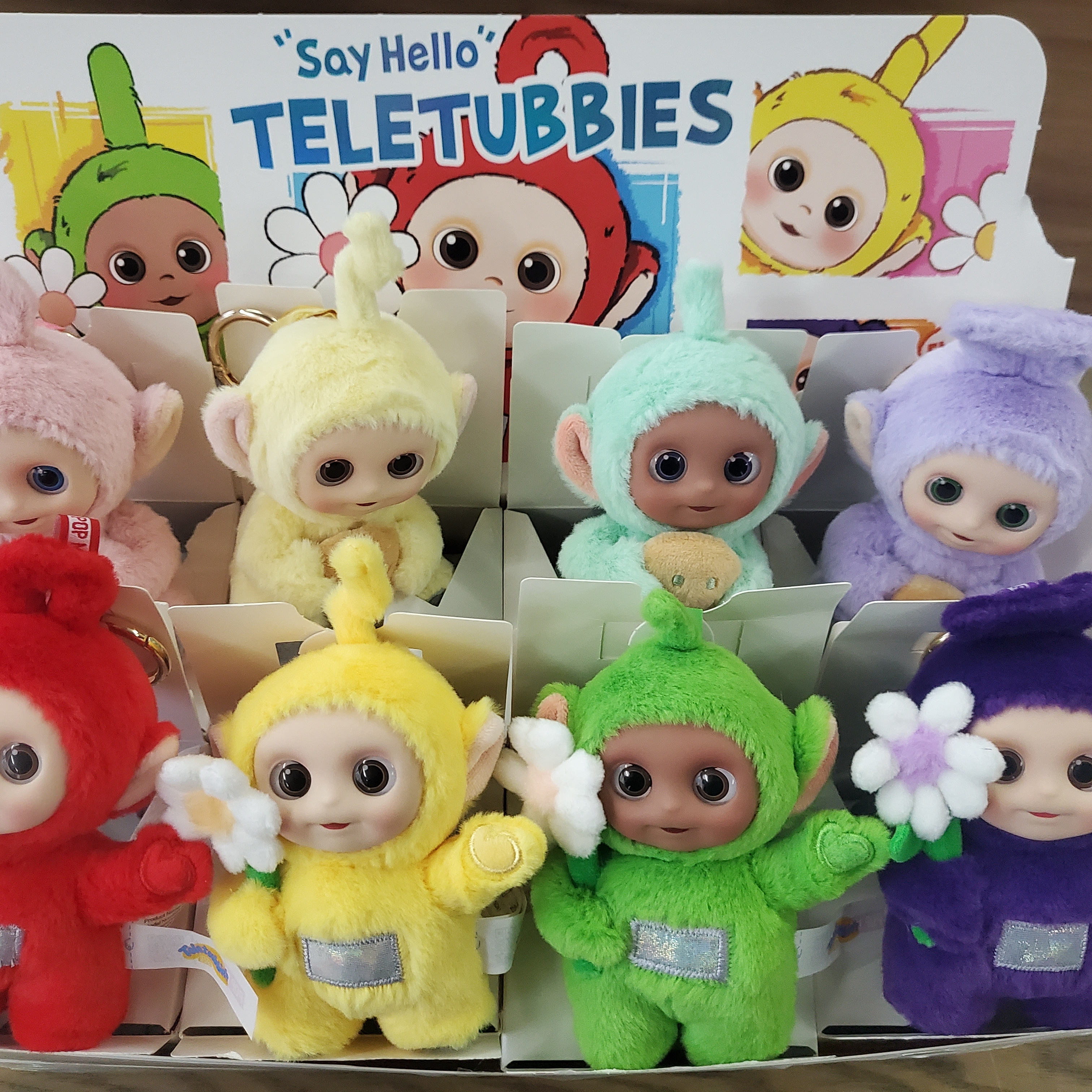 Pop Mart Teletubbies Say Hello Series Figures Sealed Case (8 Blind Boxes) 착용 스타일