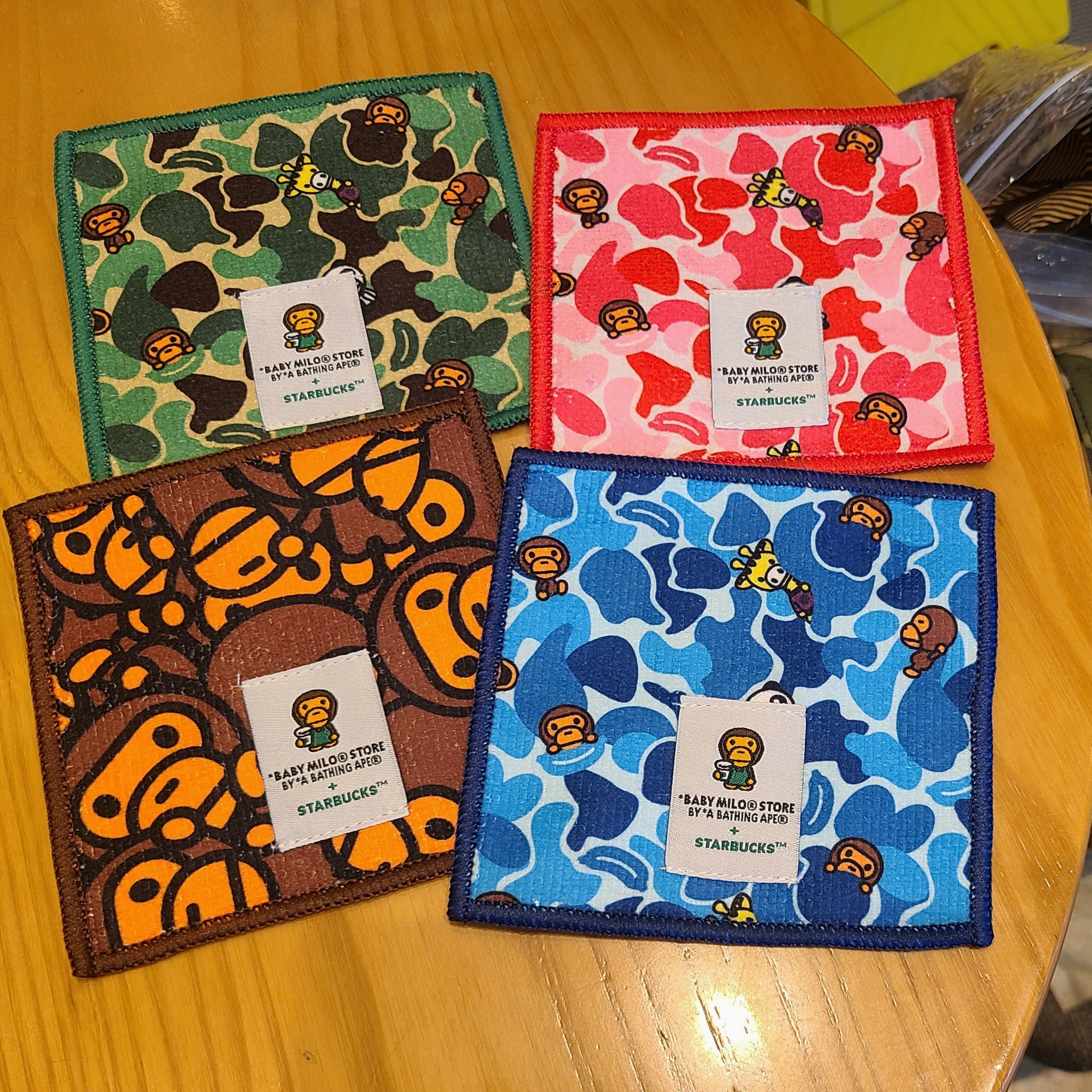 Starbucks x BAPE Baby Milo Coaster Pink Green (Set of 4) 착용 스타일 - 1