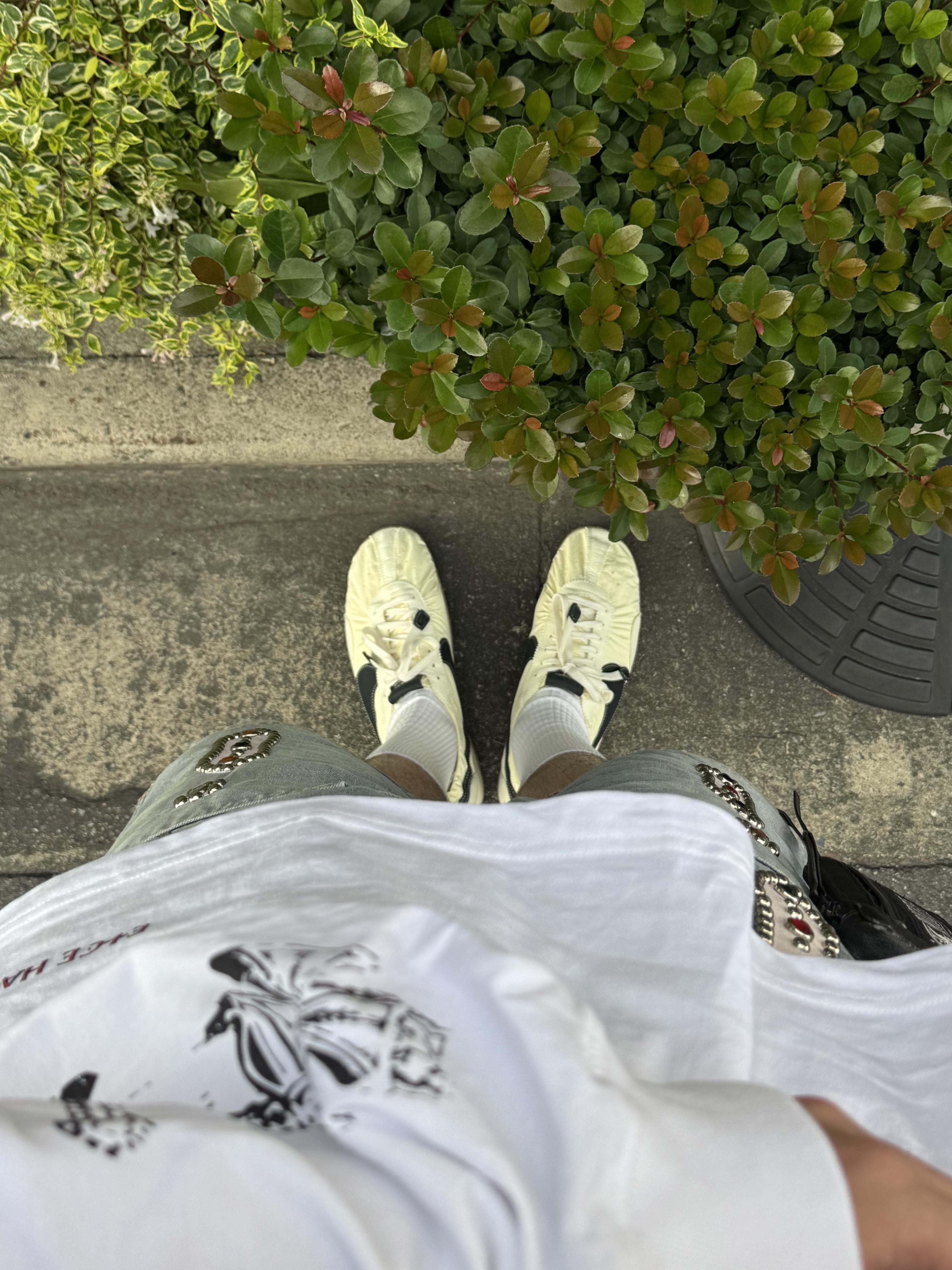 Nike x Jacquemus Moon Shoe SP Alabaster Off Noir 착용 스타일 - 2