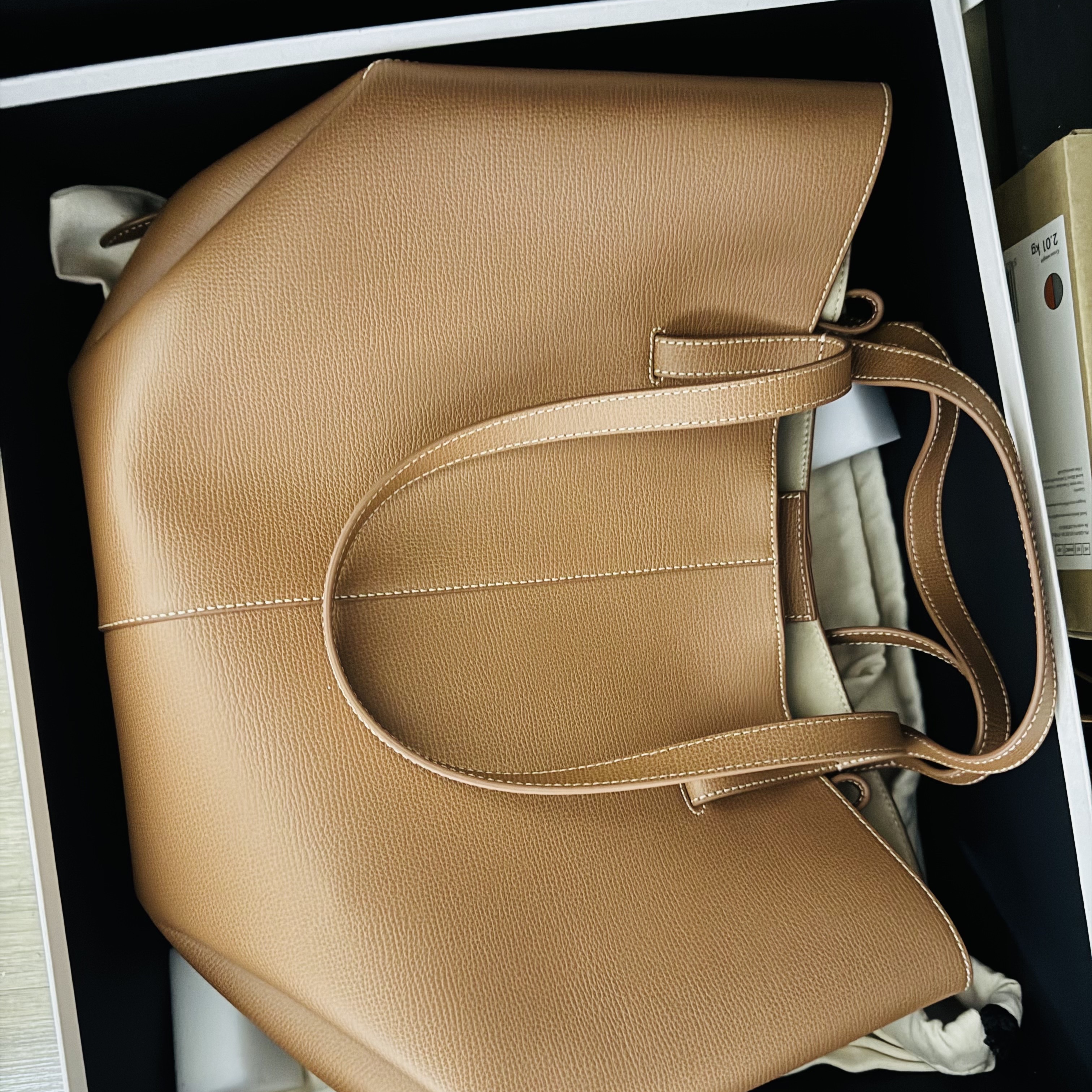 Polene Cyme Camel 착용 스타일