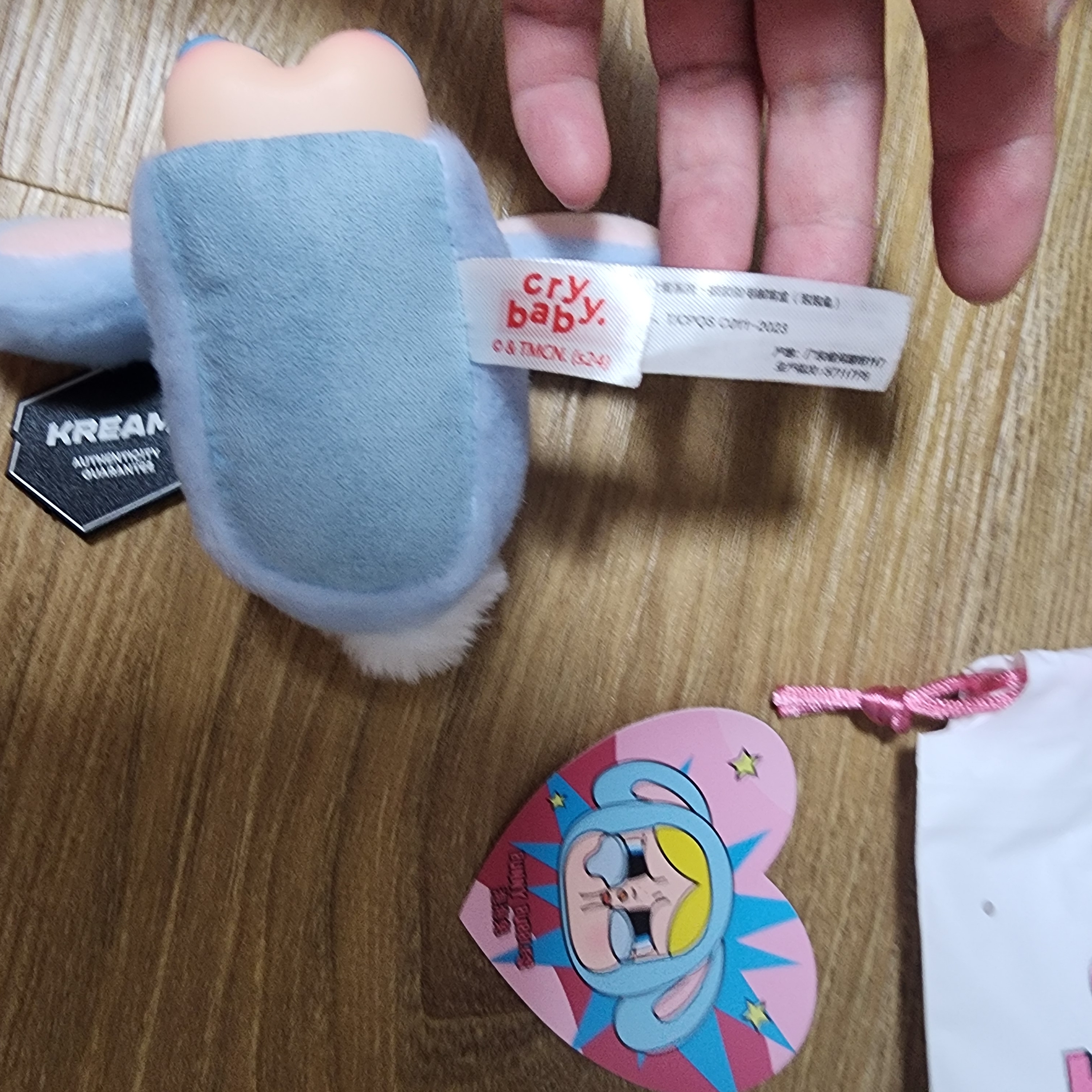 Pop Mart Crybaby x Powerpuff Girls Series Keyring Bunny Bubbles (Opened Case) 착용 스타일 - 1
