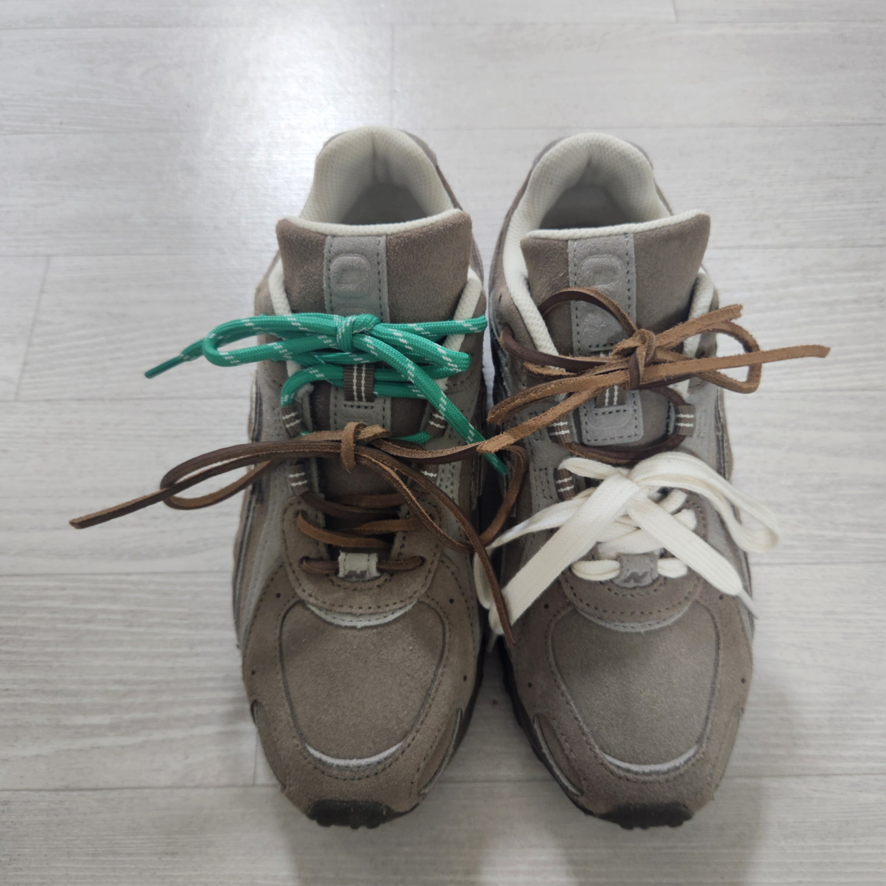 New Balance 204L Suede Mushroom Arid Stone 착용 스타일 - 3
