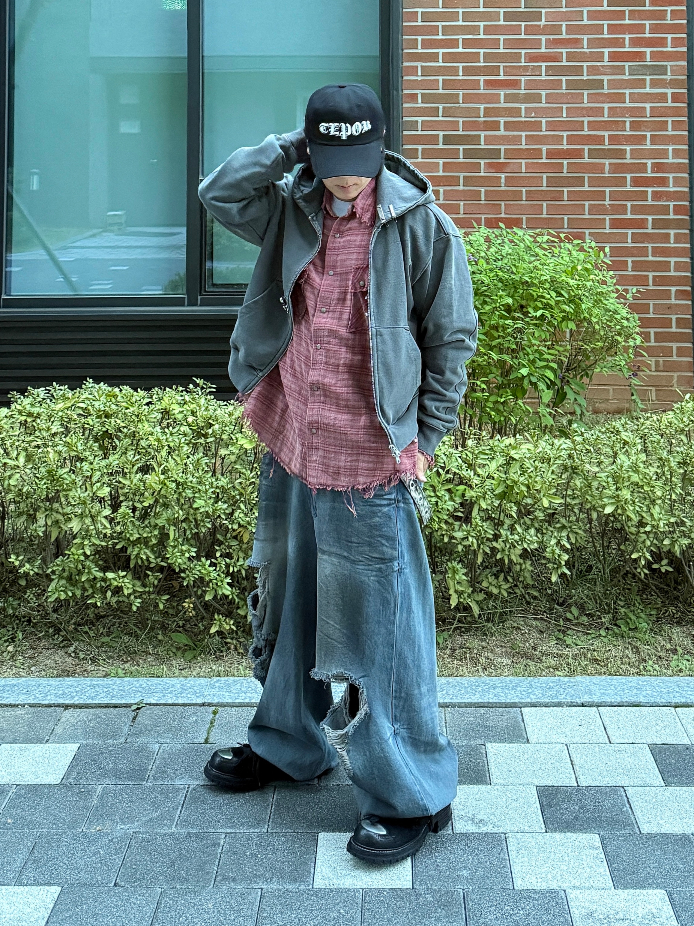 BLR Destroyed Oil Washed Wide Denim Pants Light Blue, [KREAM 단독] LOSTGARDEN Nestor 착용 스타일 - 1