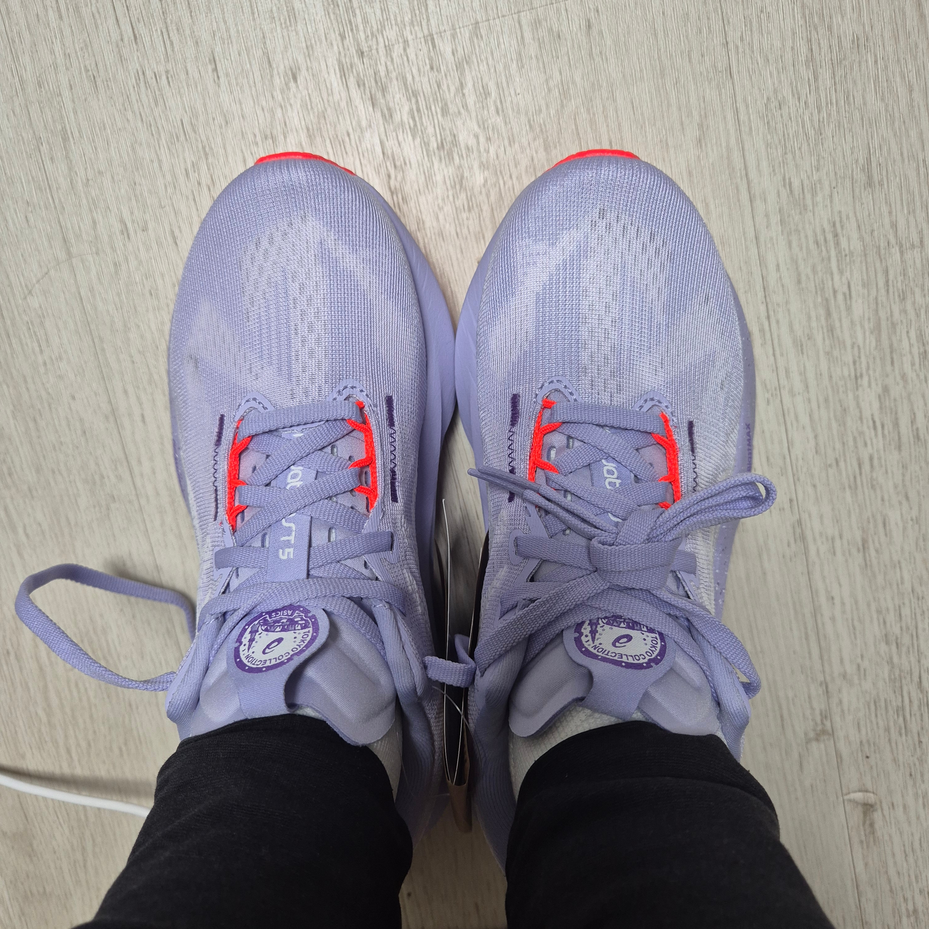 (W) Asics Novablast 5 Tokyo Vapor Edo Purple 착용 스타일