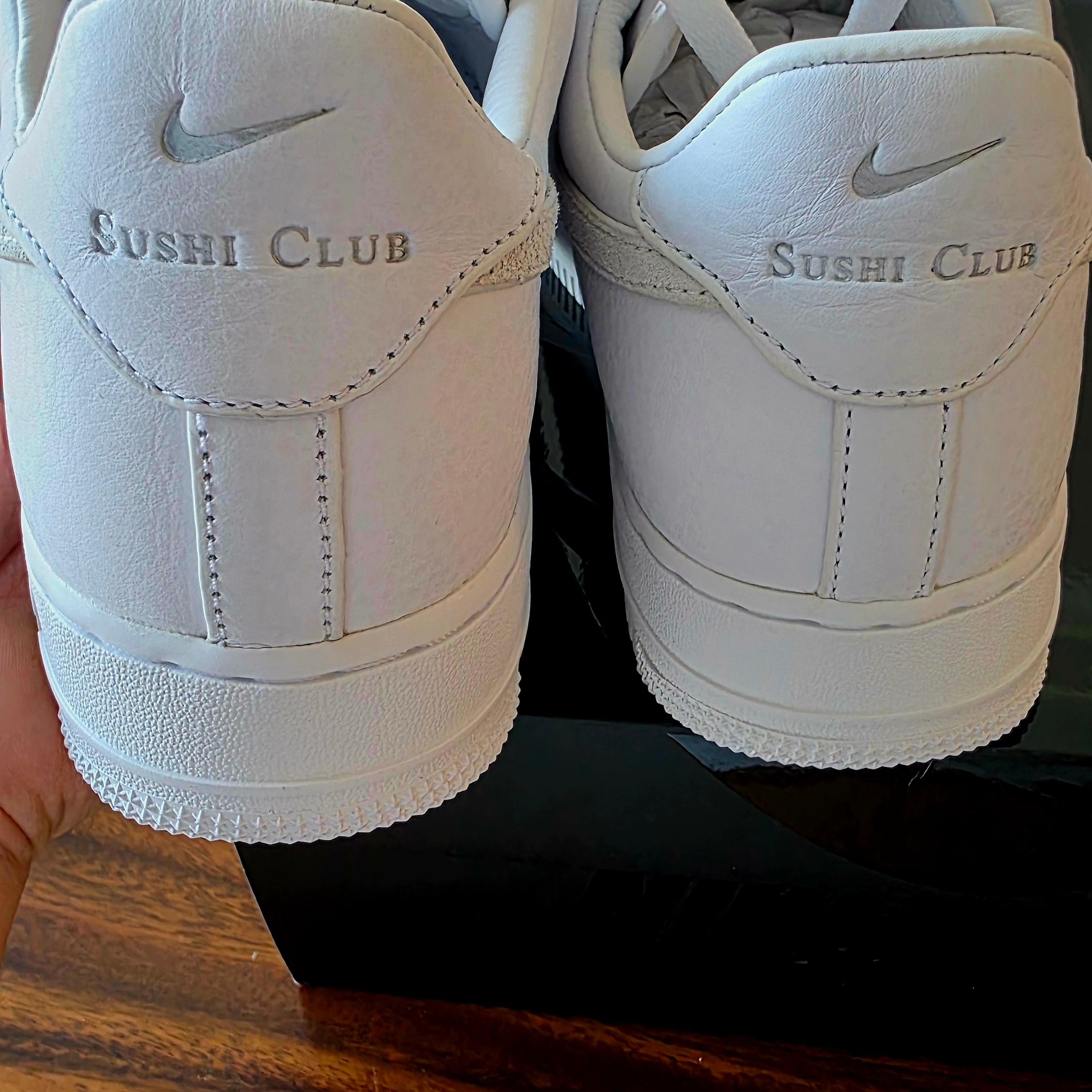 Nike x Sushi Club Air Force 1 Low White Summit White 착용 스타일 - 3