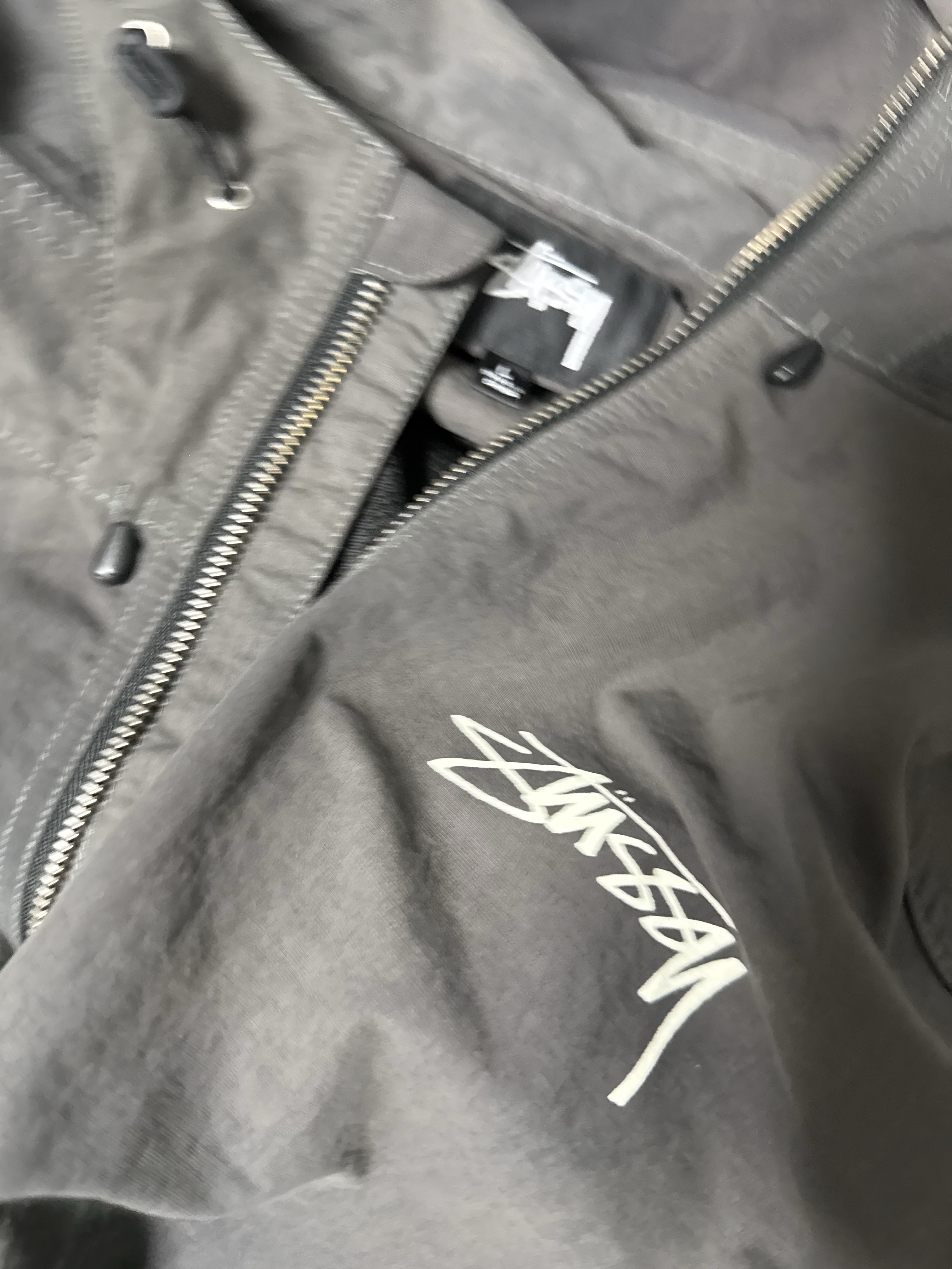 Stussy Wave Dye Beach Shell Jacket Black, New Balance 237 Black Ivory 착용 스타일 - 1