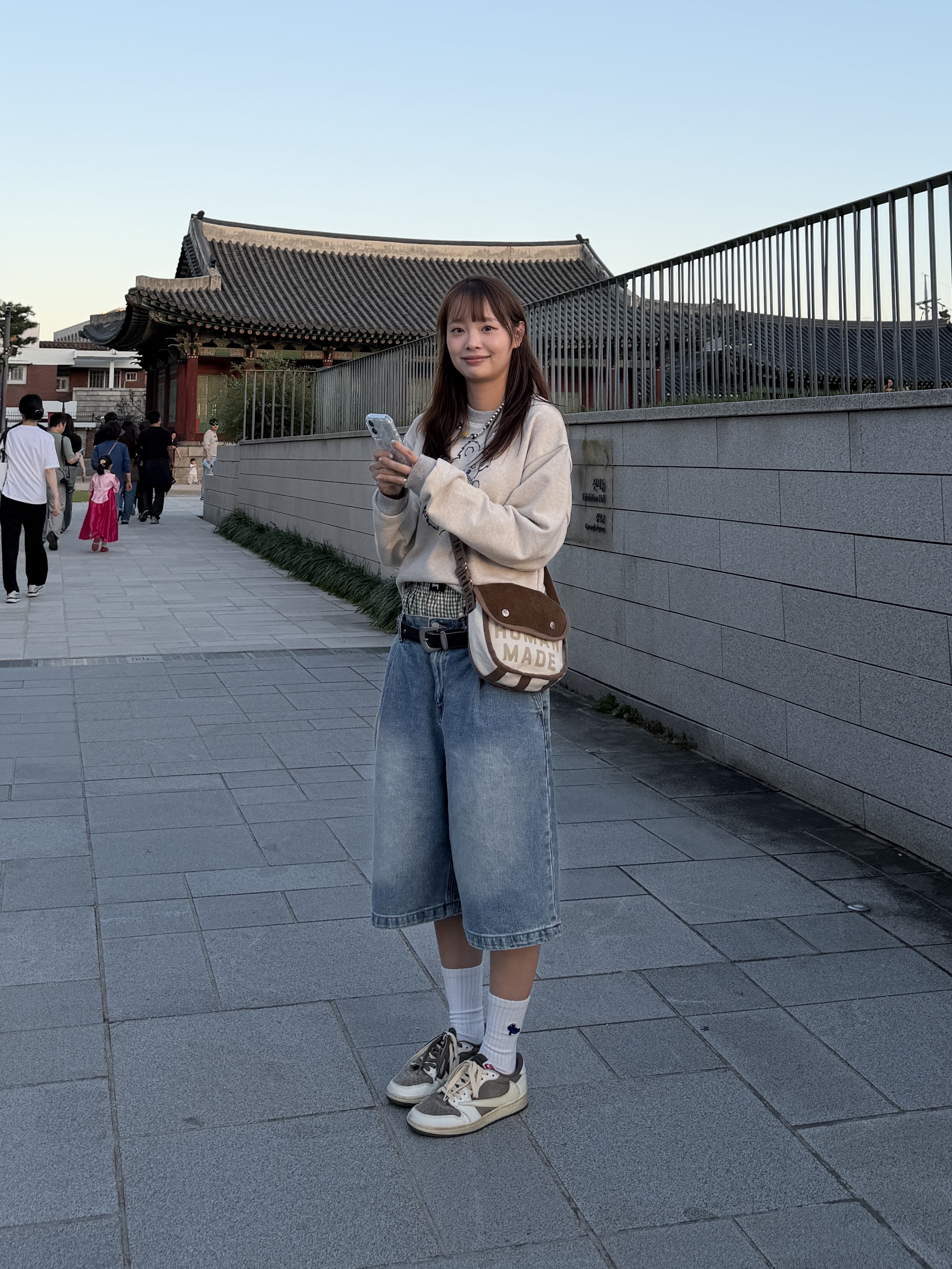 Kapital Top Fleece Crew Sweatshirt Peckish Little Bear Patch Kinari Gray, Human Made Shoulder Bag Brown 착용 스타일 - 3