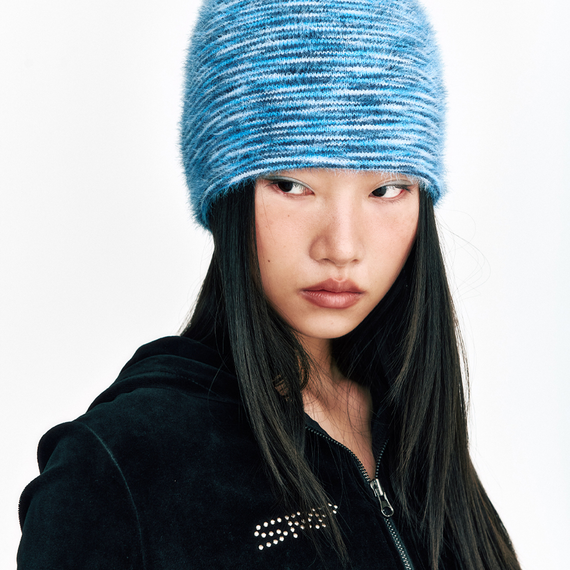 쎄르페 소프트 헤어리 그라데이션 비니 블루&네이비(SSERPE Soft Hairy Gradation Beanie Blue & Navy) - 4