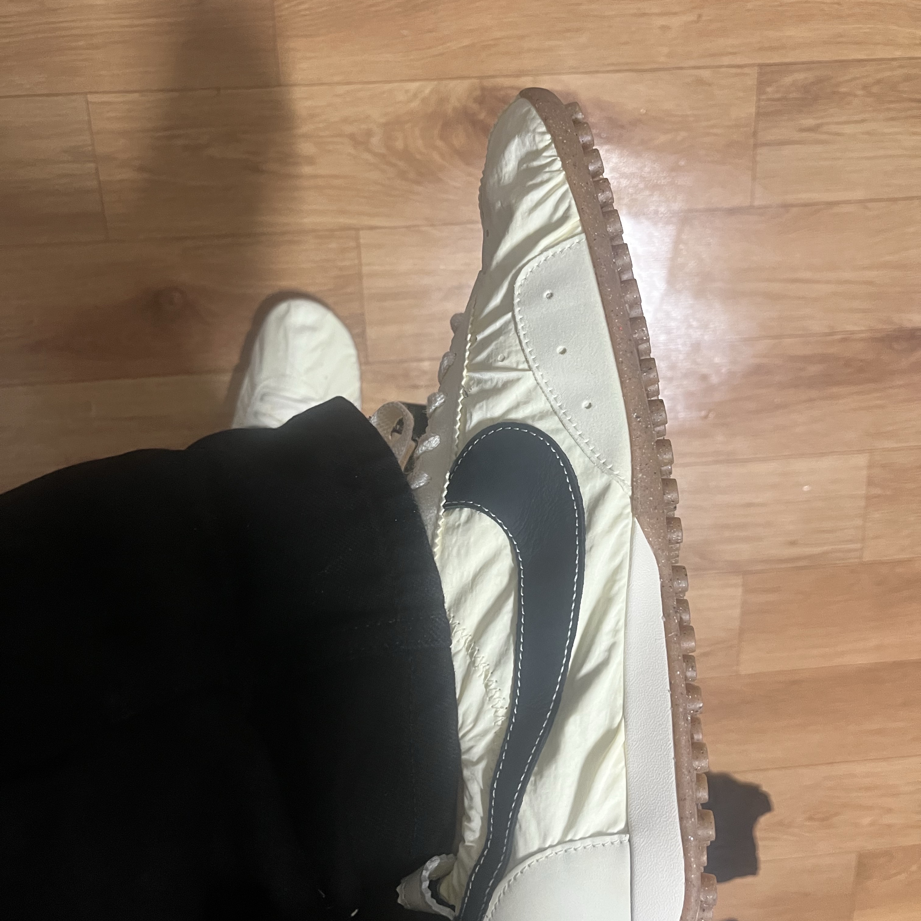 Nike x Jacquemus Moon Shoe SP Alabaster Off Noir 착용 스타일