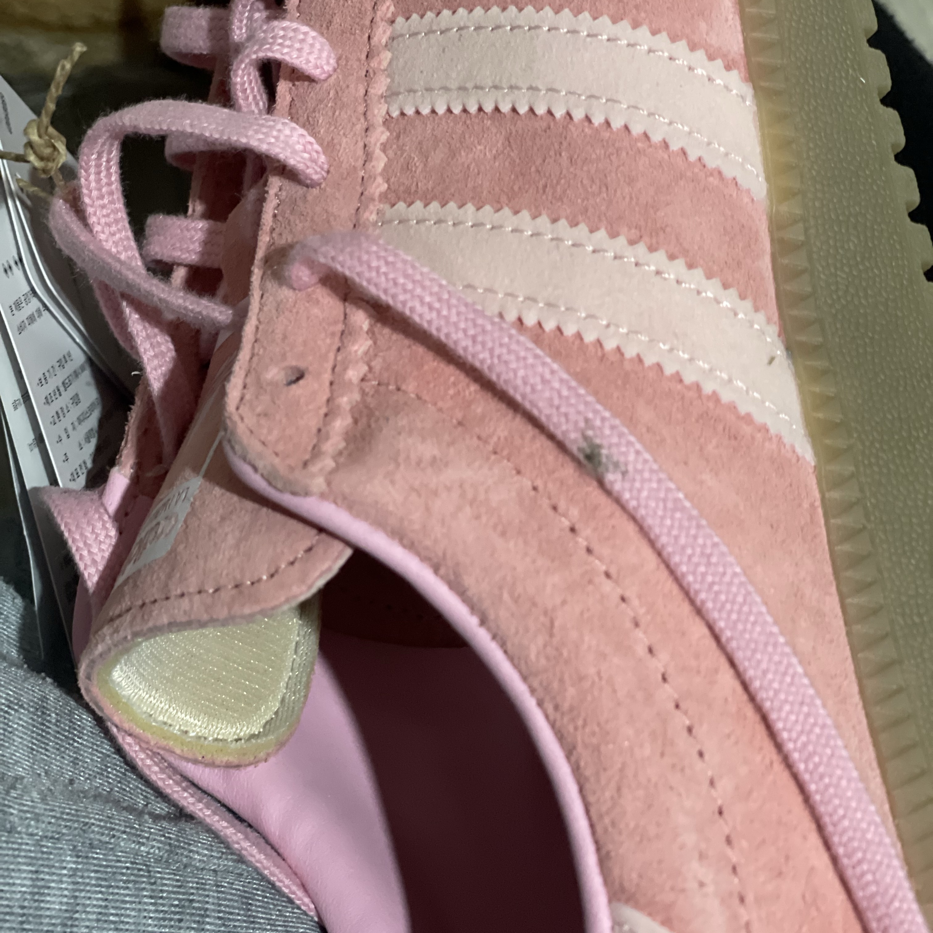 Adidas Bermuda Glow Pink 착용 스타일 - 5