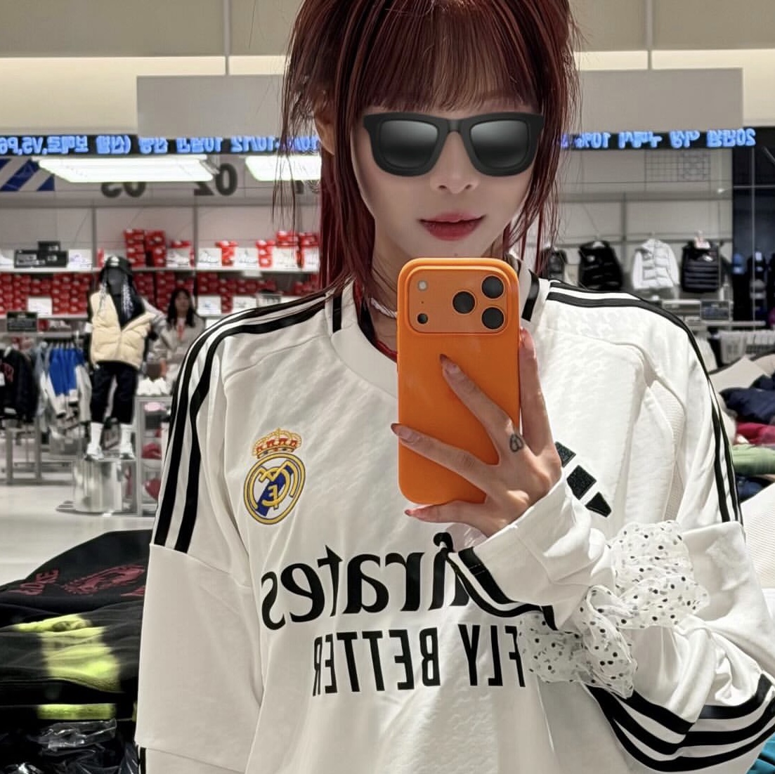 Adidas Real Madrid 2024/25 Home Long Sleeve Jersey White - KR Sizing (Non Marking Ver.) 착용 스타일