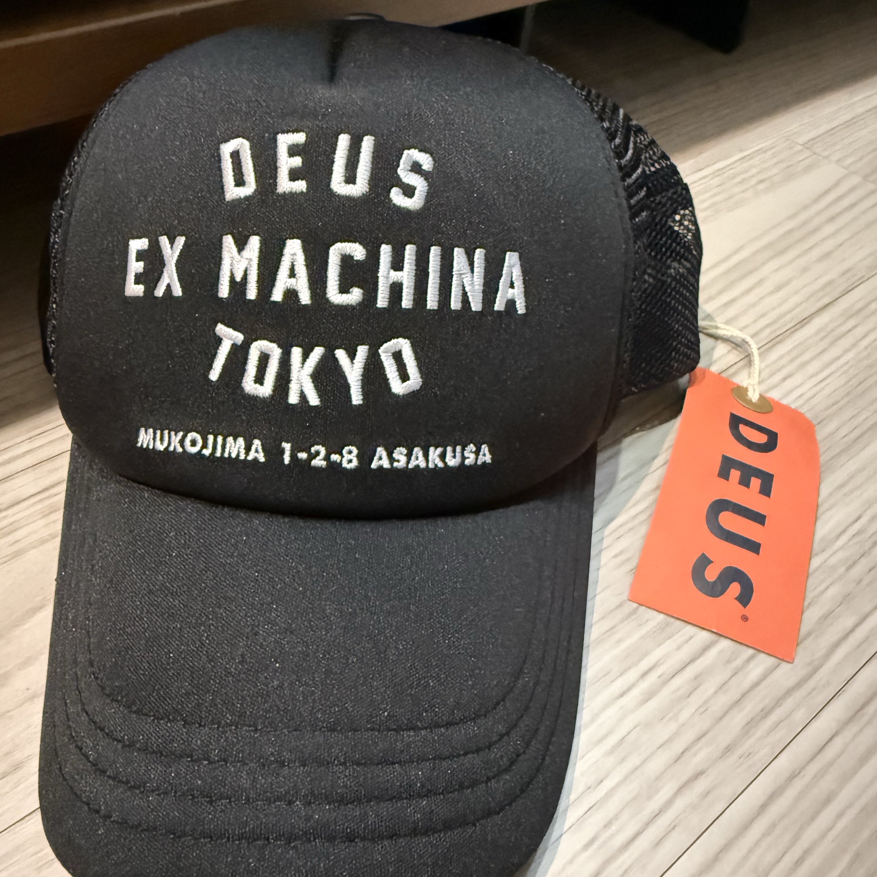 Deus Ex Machina Tokyo Asakusa Address Trucker Cap Black 착용 스타일