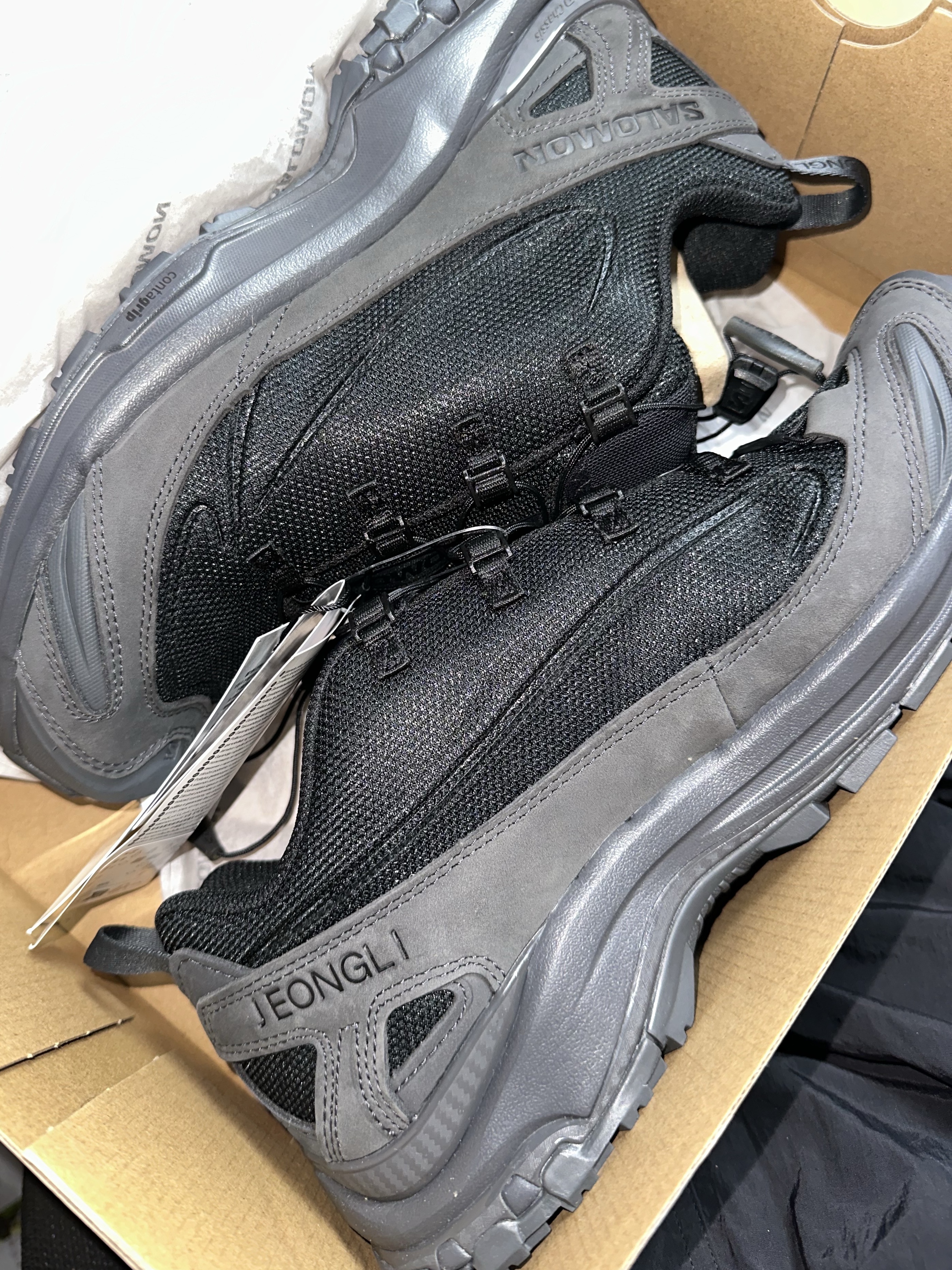 Nike x Jacquemus Moon Shoe SP Alabaster Off Noir, On Running x Post Archive Faction (Paf) Cloudmonster Hyper Black 착용 스타일 - 6