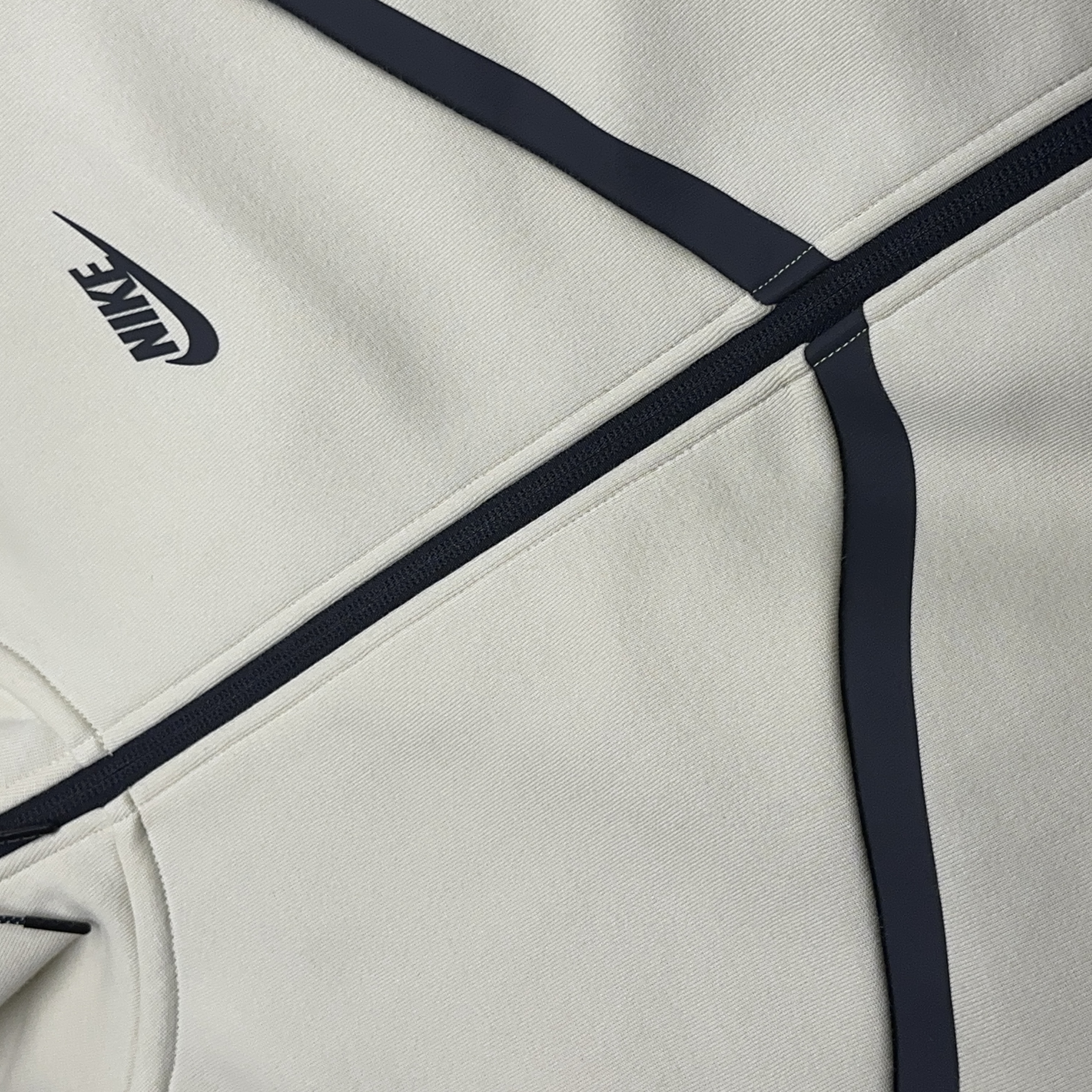 Nike Tech Fleece Full Zip Hoodie Light Khaki Black - Asia 착용 스타일 - 3