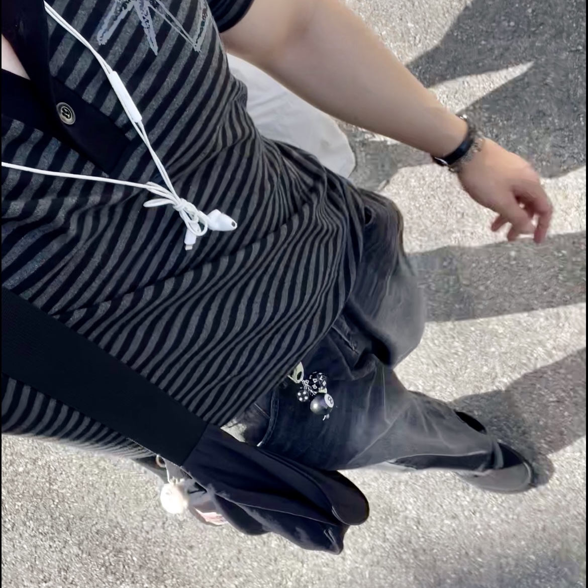 Casio LTP-V007L-7B1, Vans Authentic Black 착용 스타일 - 1