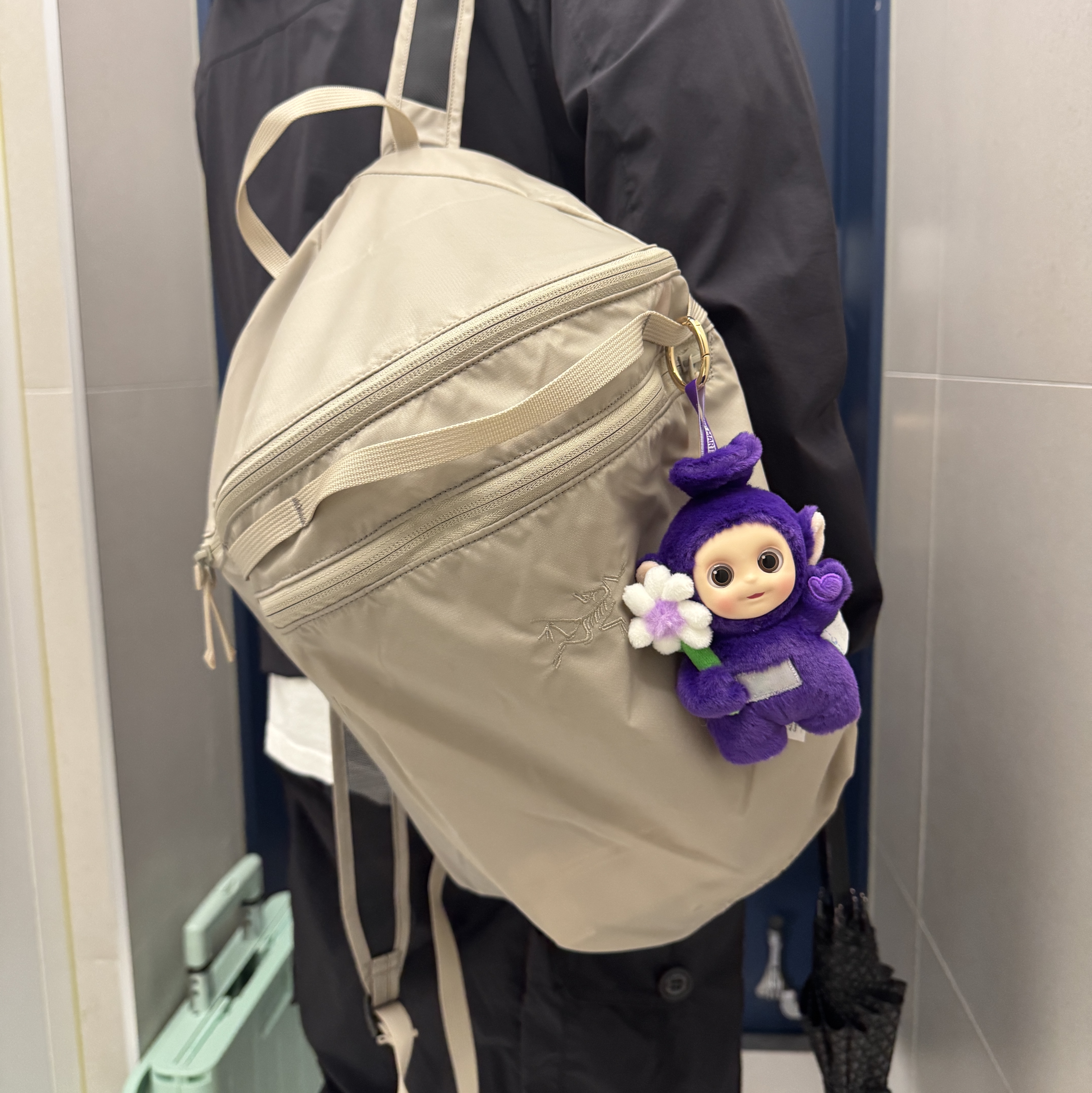 Arc'teryx Heliad 15 Backpack Rune, Pop Mart Teletubbies Say Hello Series Figures Sealed Case Tinky Winky's Chill Flower (Opened Case) 착용 스타일