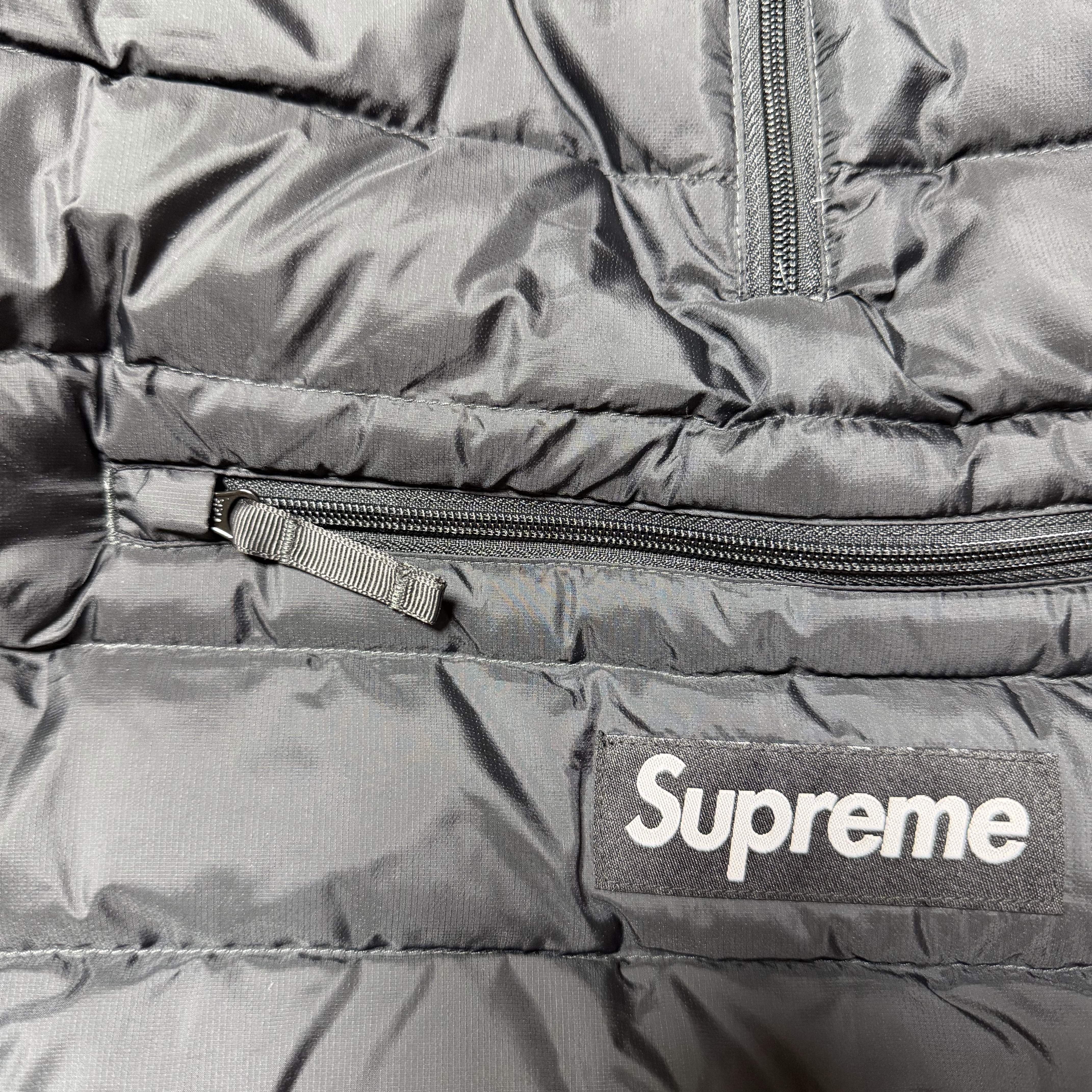 Supreme Micro Down Half Zip Hooded Pullover Black - 25FW 착용 스타일 - 2