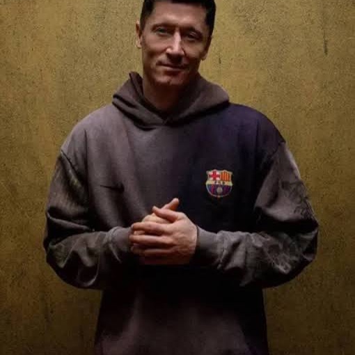 Nike FC Barcelona x Travis Scott Split Dye Crest Hoodie Multicolor, Nike FC Barcelona x Travis Scott Retro 2000/01 Home Skeleton Jersey Multicolor (Non Marking Ver.) 착용 스타일 - 4