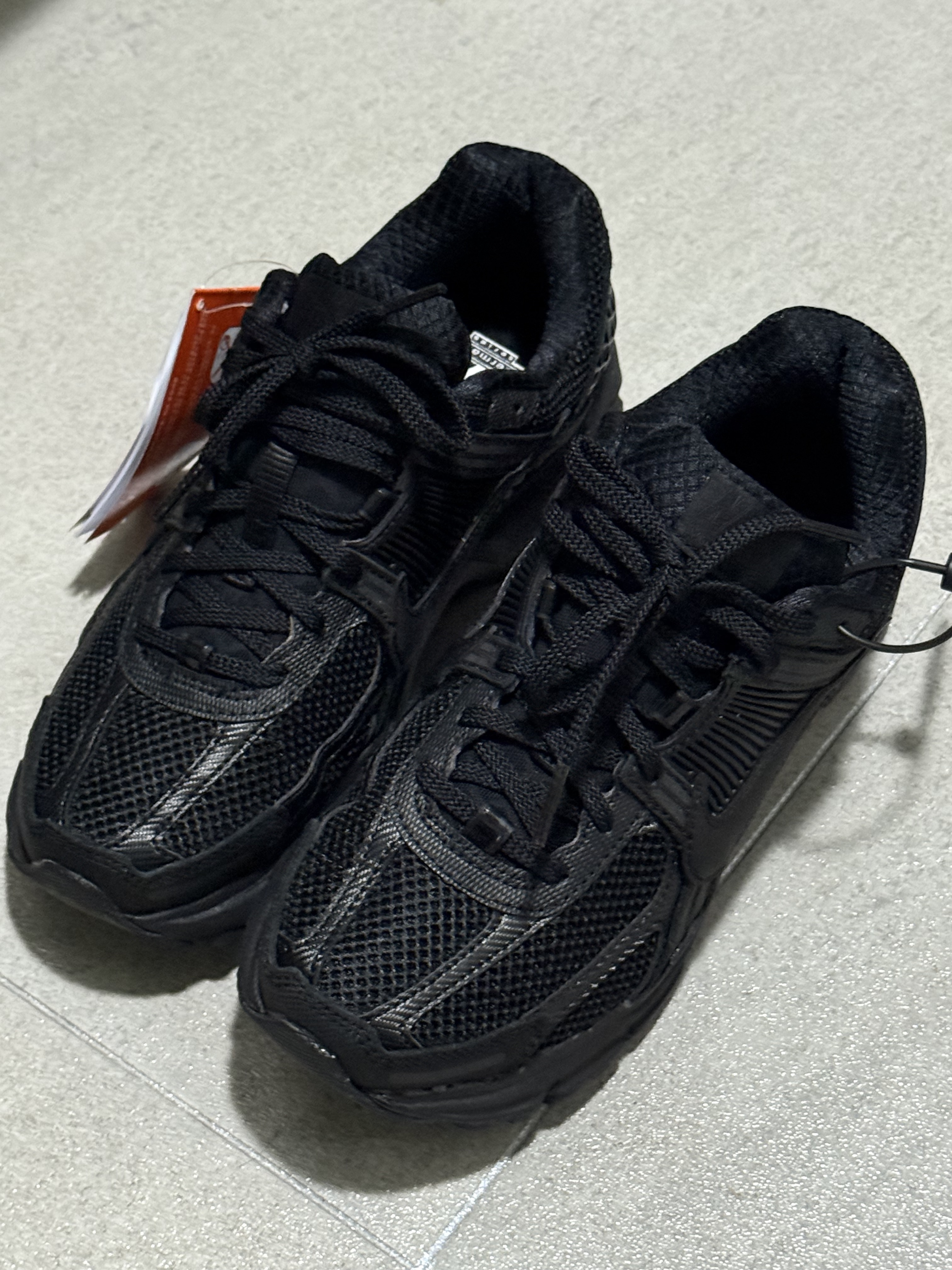 Nike Zoom Vomero 5 SP Black 착용 스타일