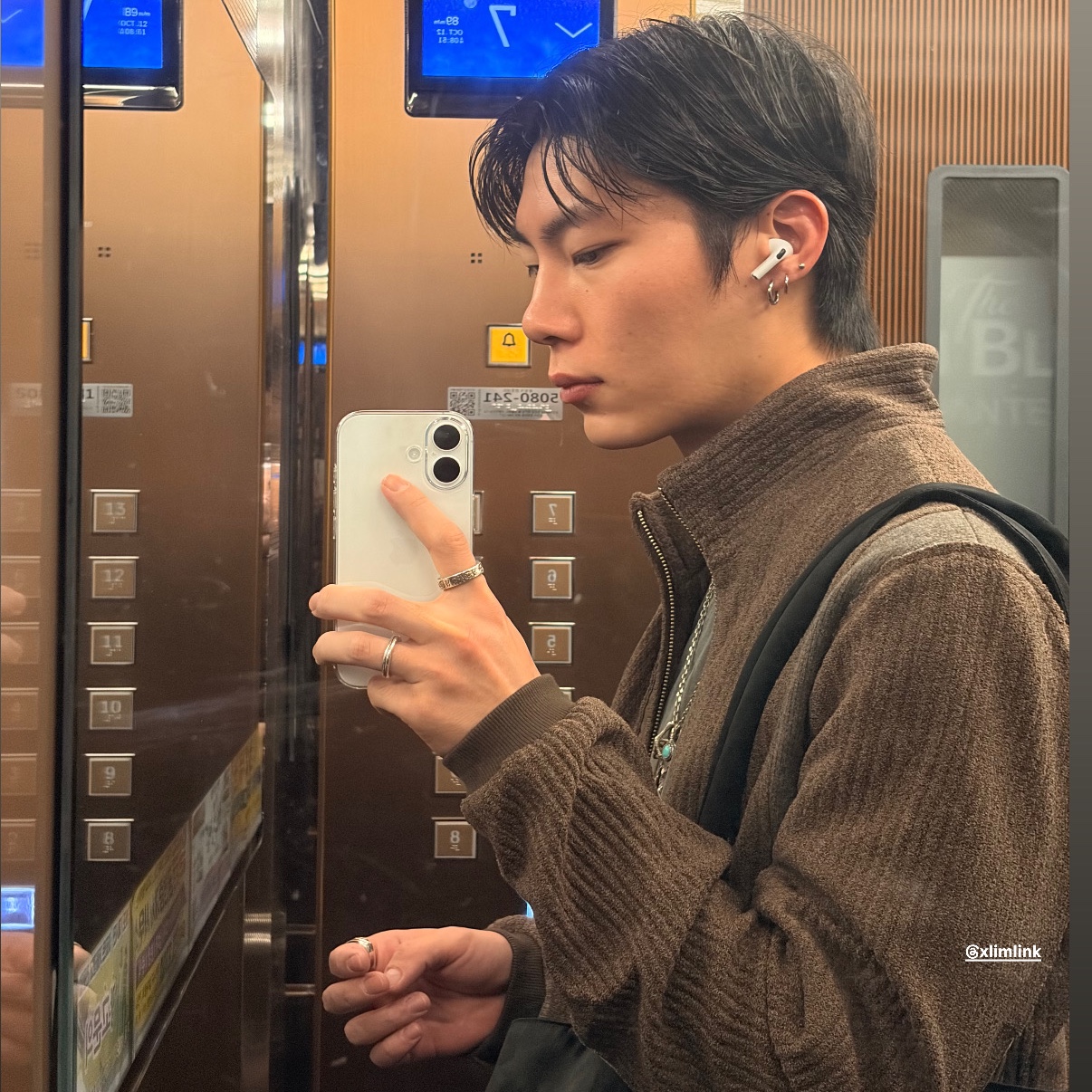 Xlim Ep.4 01 Knit Jacket Dark Brown - Ssense Exclusive 착용 스타일