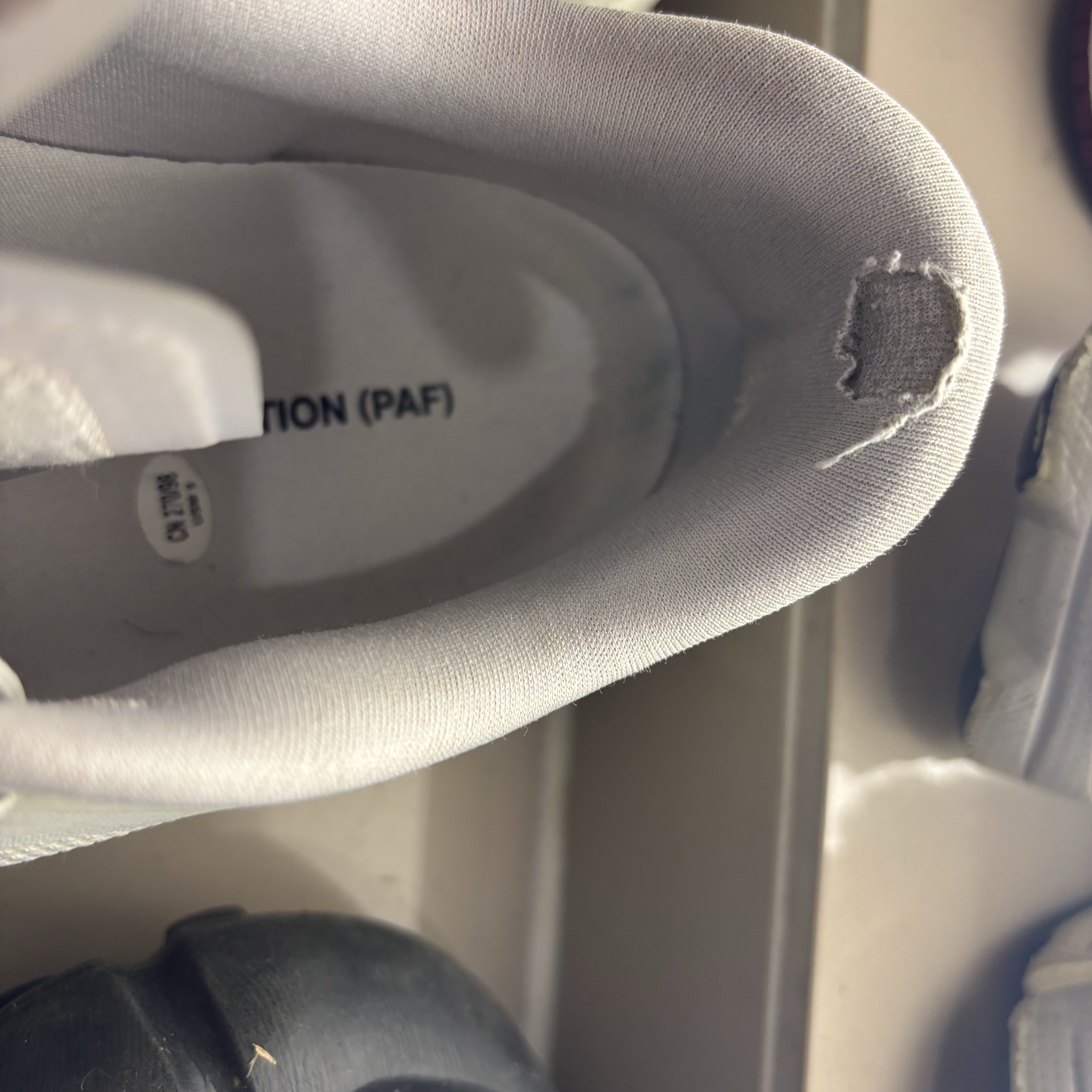 On Running x Post Archive Faction (Paf) Cloudmonster 2 Vapor Frost 착용 스타일 - 3
