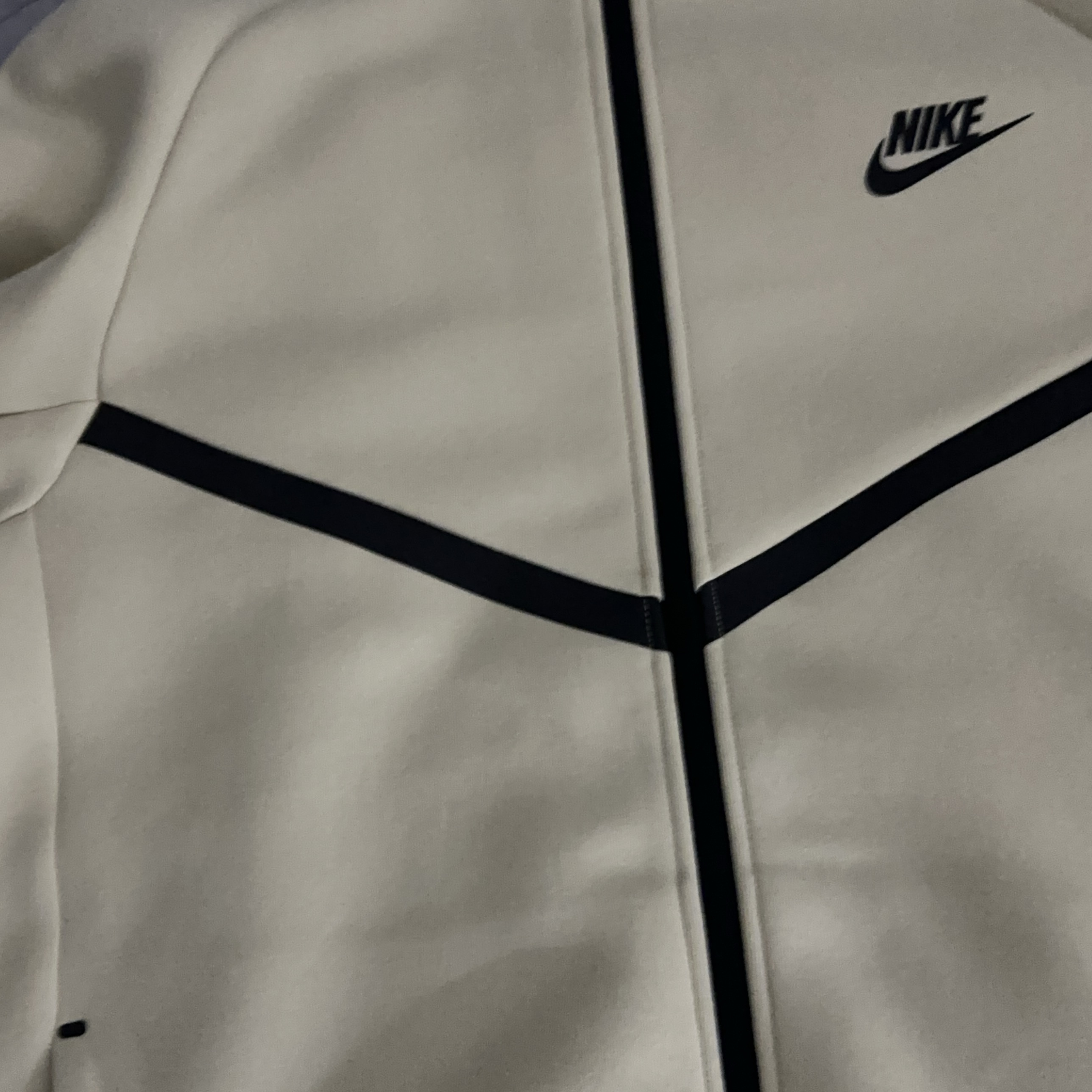Nike Tech Fleece Full Zip Hoodie Light Khaki Black - Asia 착용 스타일 - 2