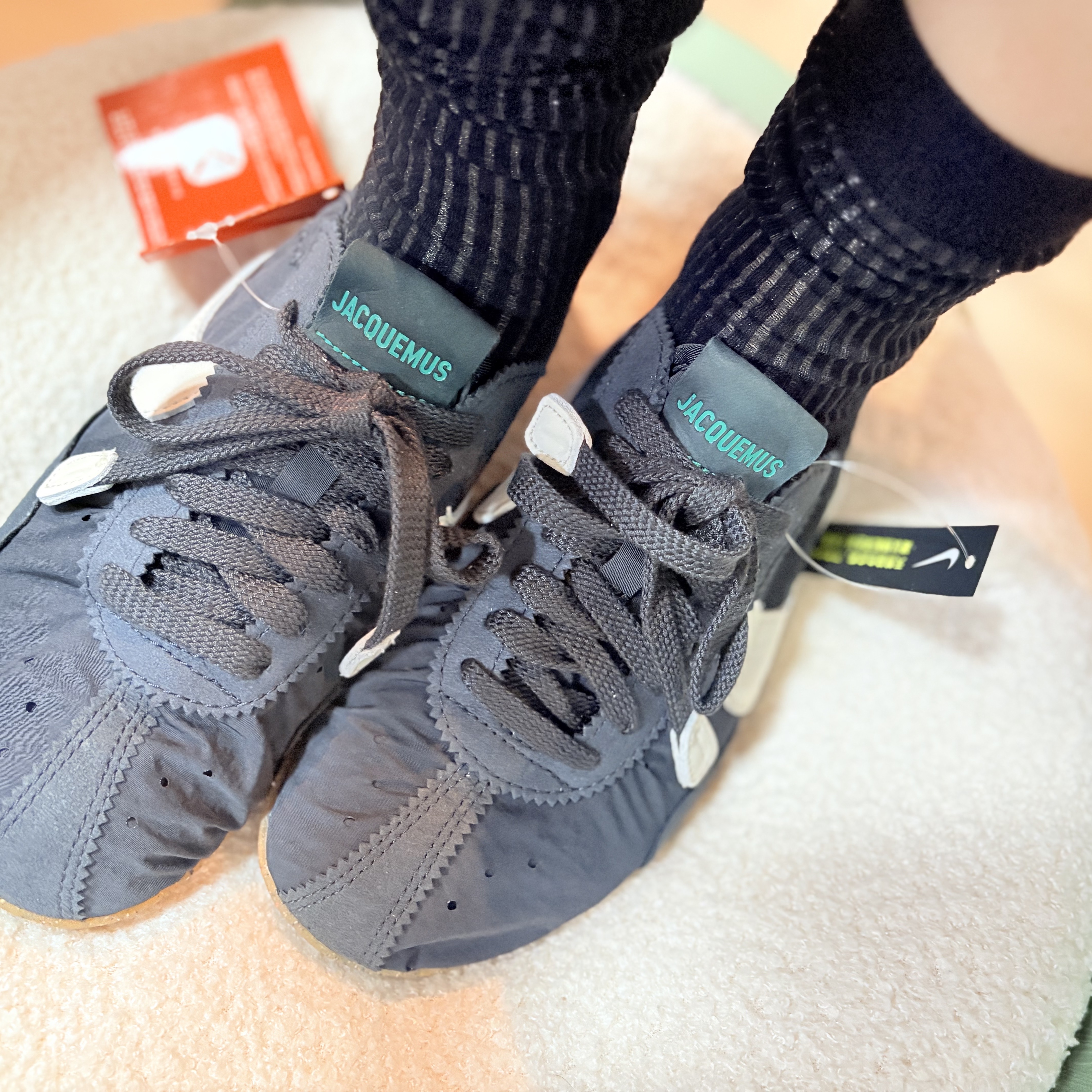 Nike x Jacquemus Moon Shoe SP Off Noir Cashmere 착용 스타일 - 7