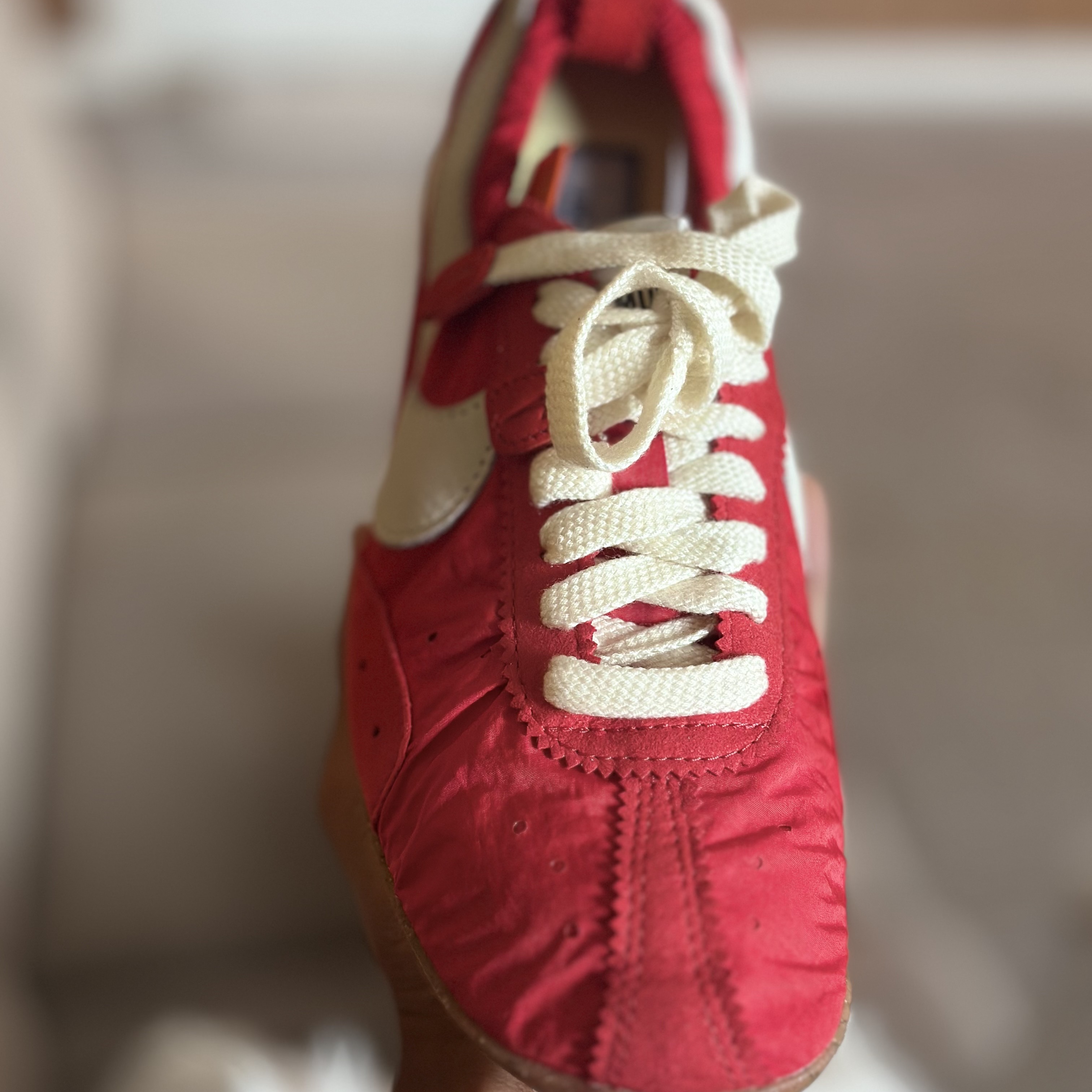 Nike x Jacquemus Moon Shoe SP University Red and Bicycle Yellow 착용 스타일 - 4