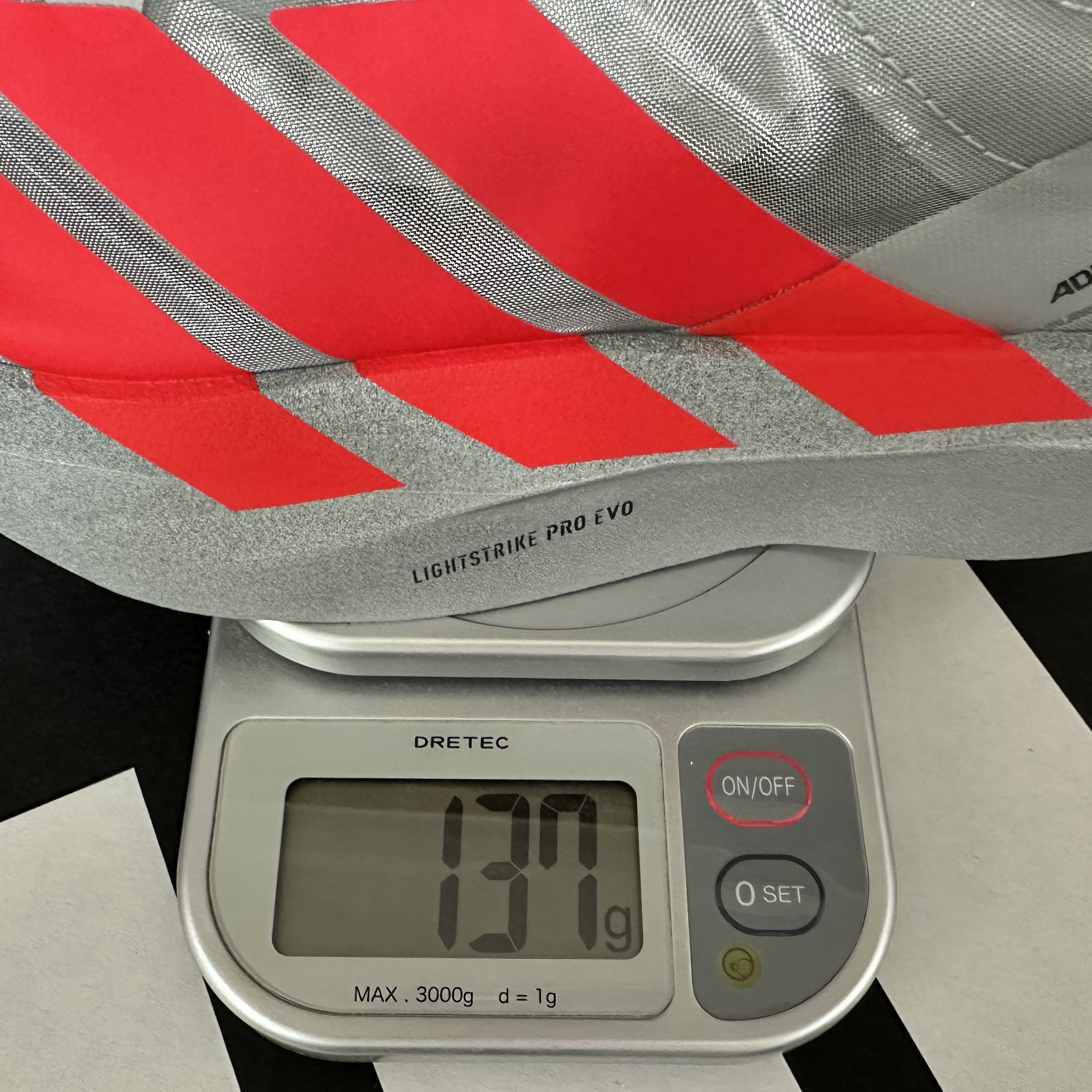 Adidas Adizero Adios Pro EVO 2 Silver Metallic Lucid Red 착용 스타일 - 1